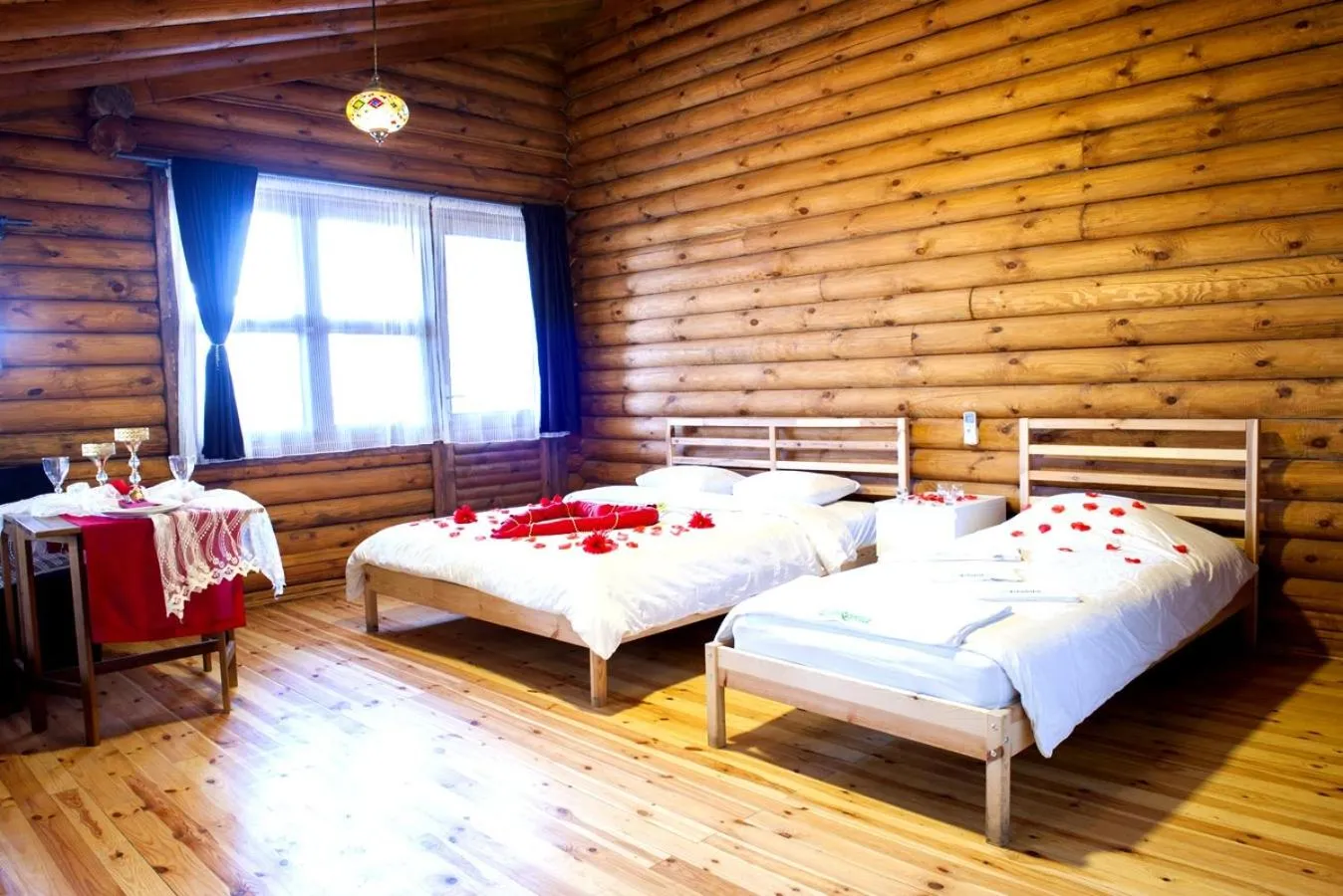 Bed in Iznik Askania