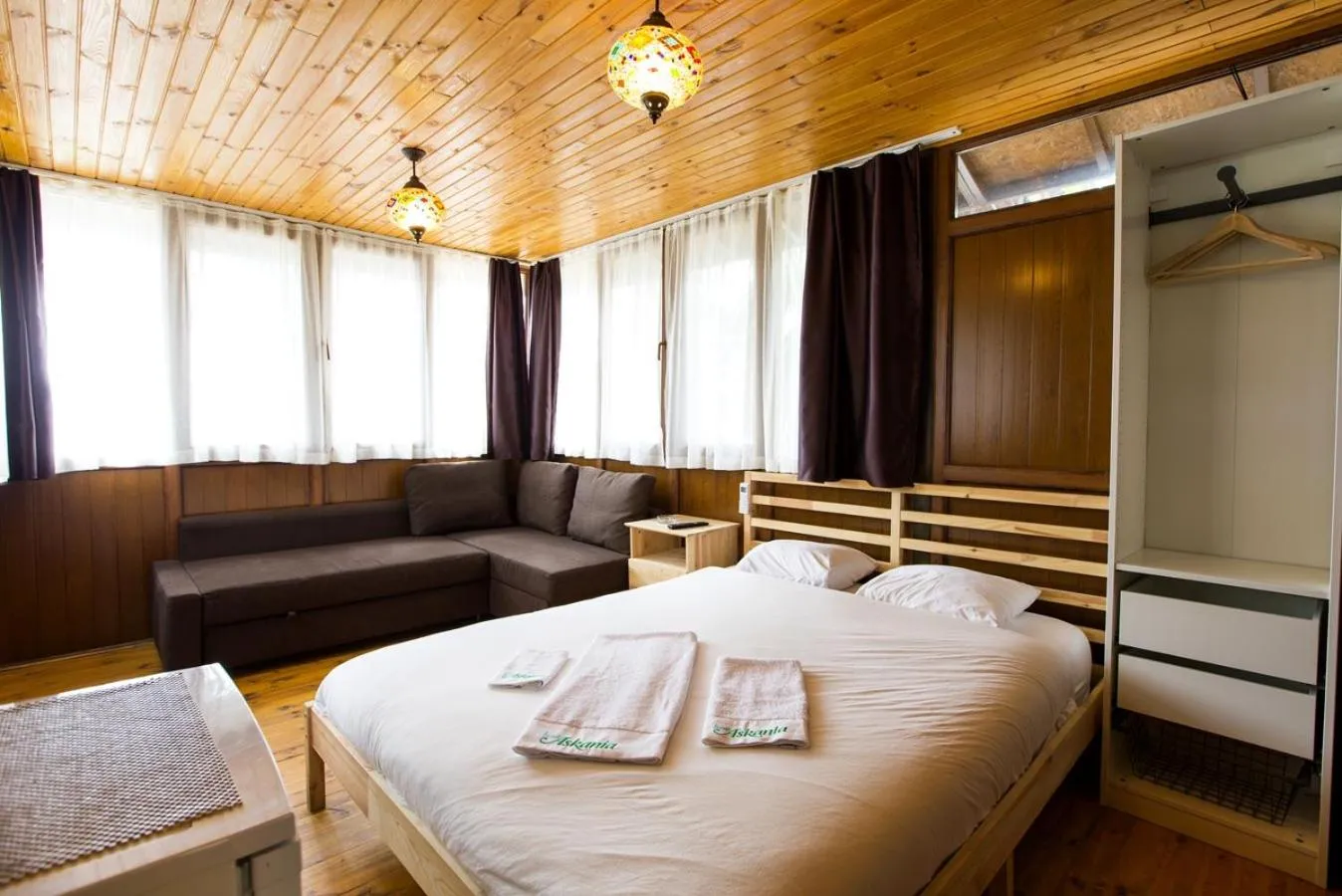 Bed in Iznik Askania