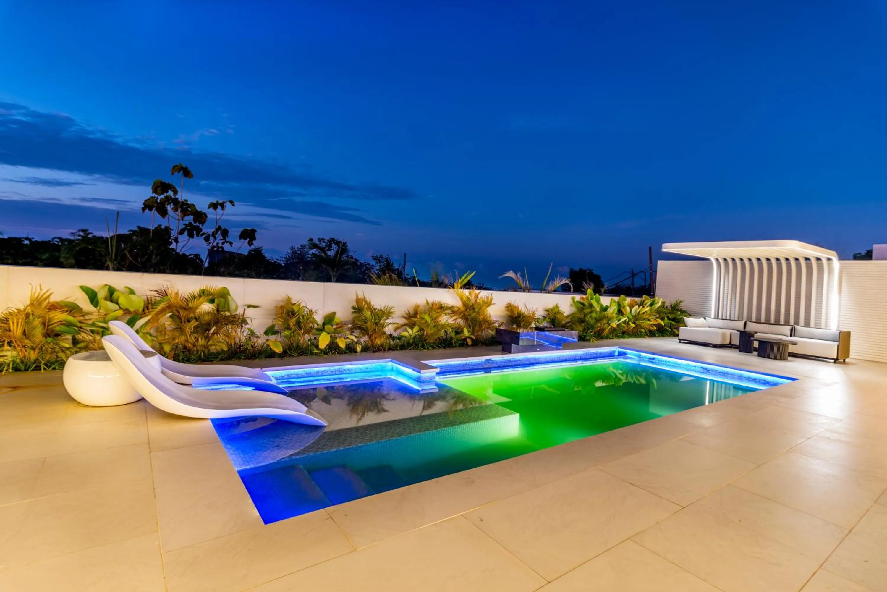 Pool view in Sky Star Uluwatu