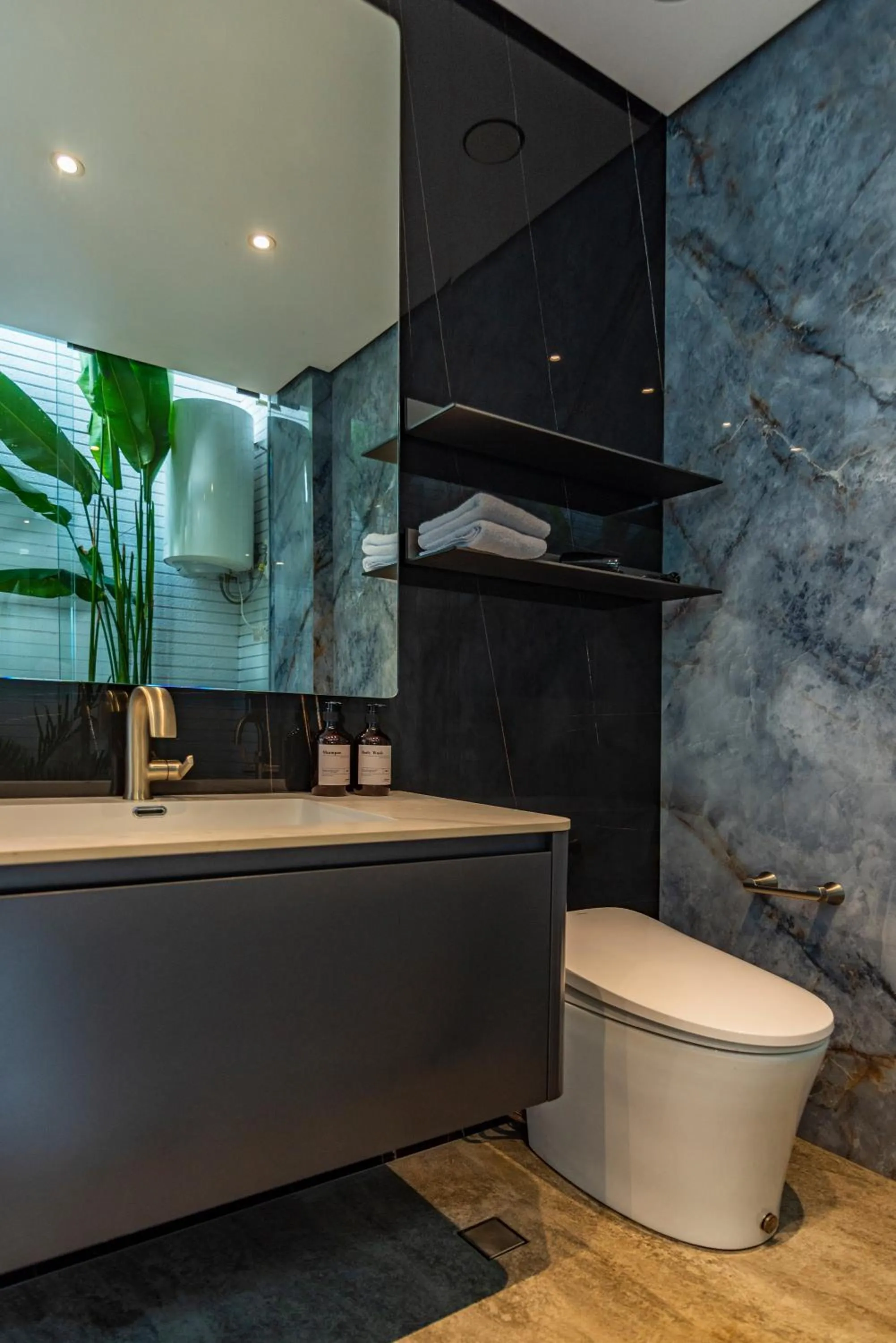 Toilet in Sky Star Uluwatu