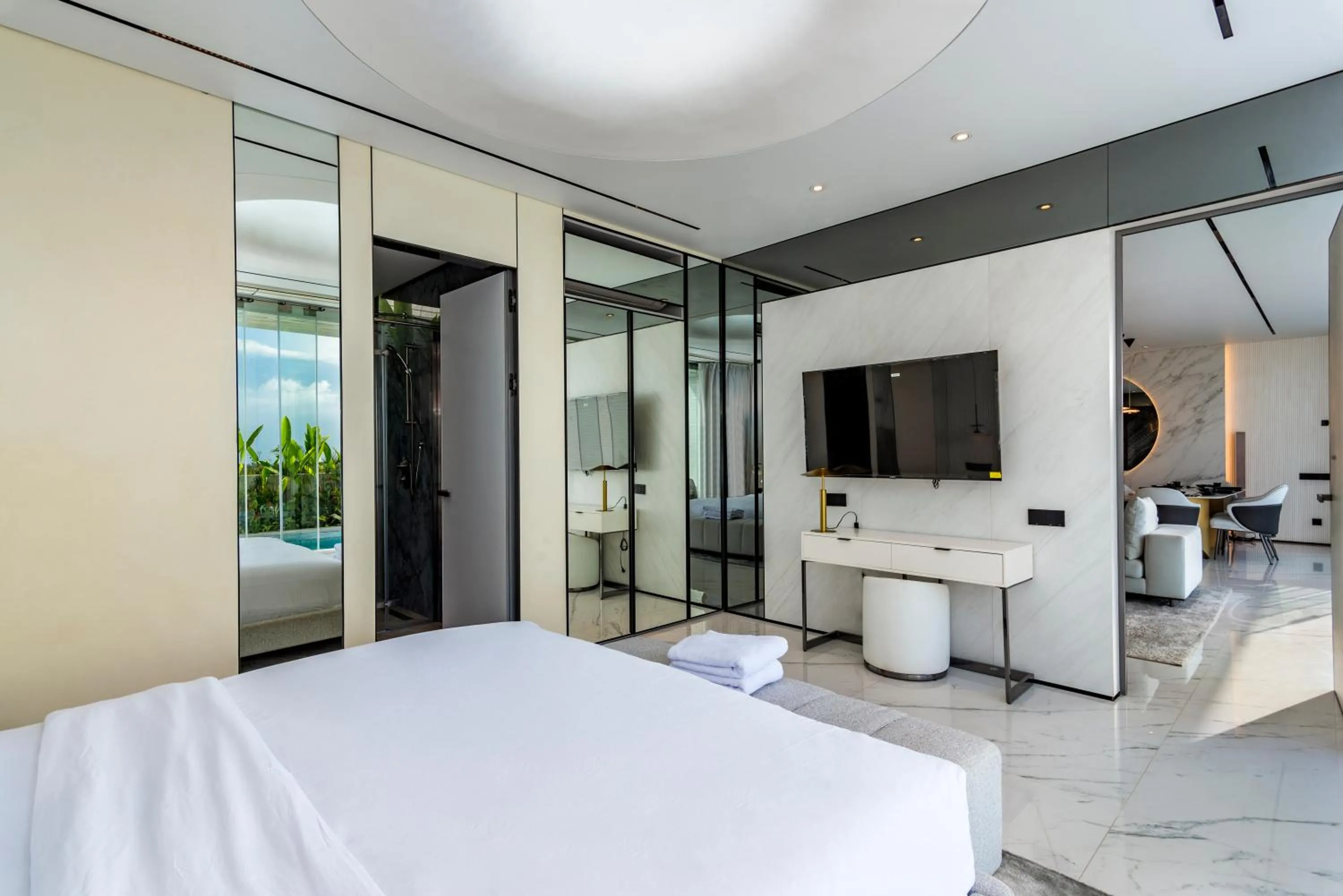 hair dresser, Bed in Sky Star Uluwatu