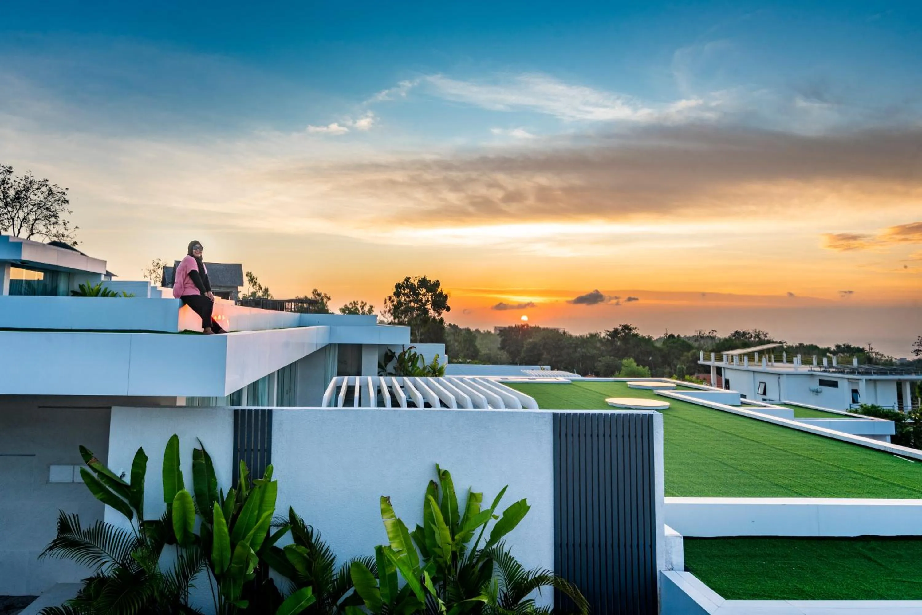 People in Sky Star Uluwatu