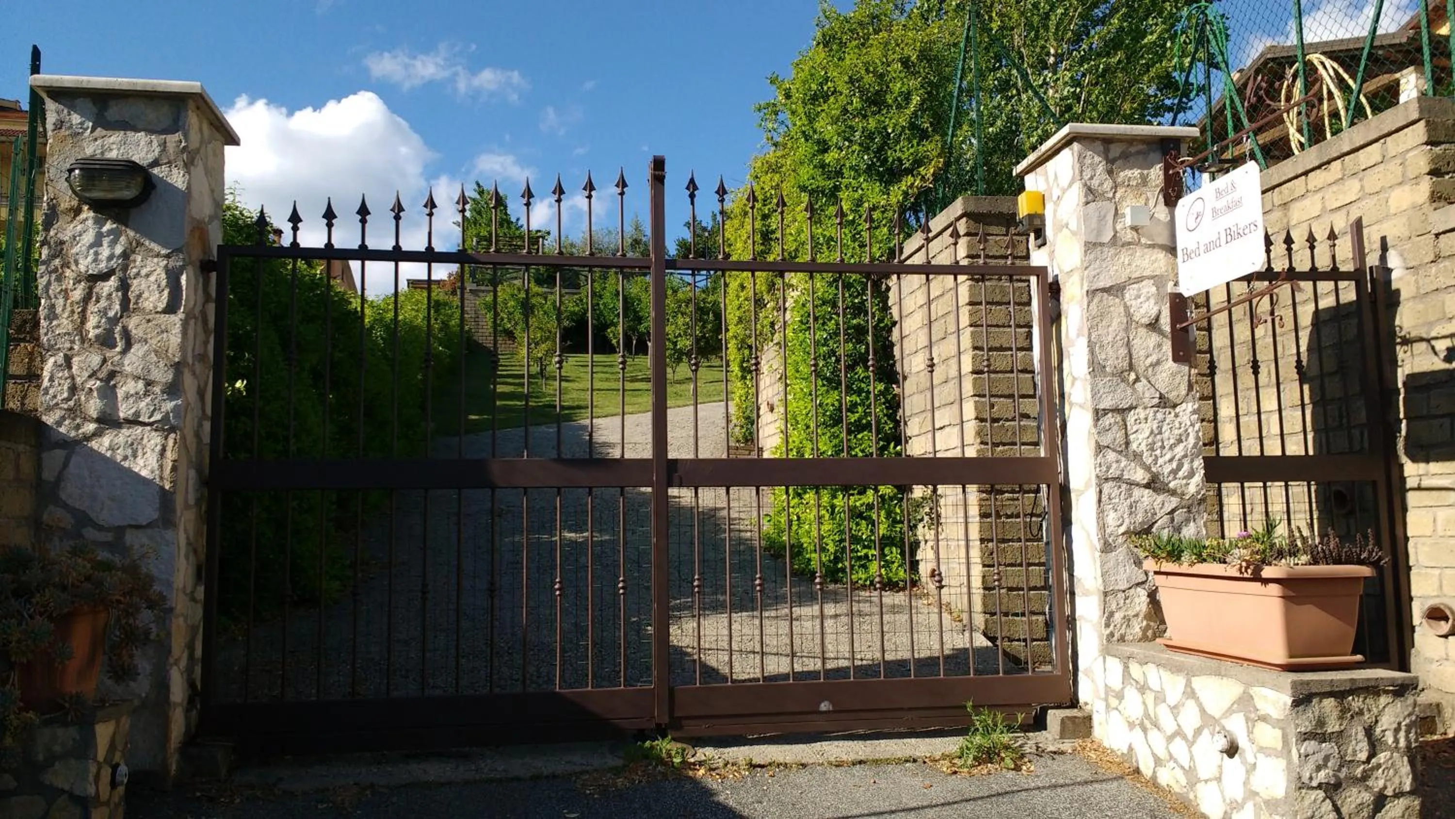 Facade/entrance in Bed And Bikers