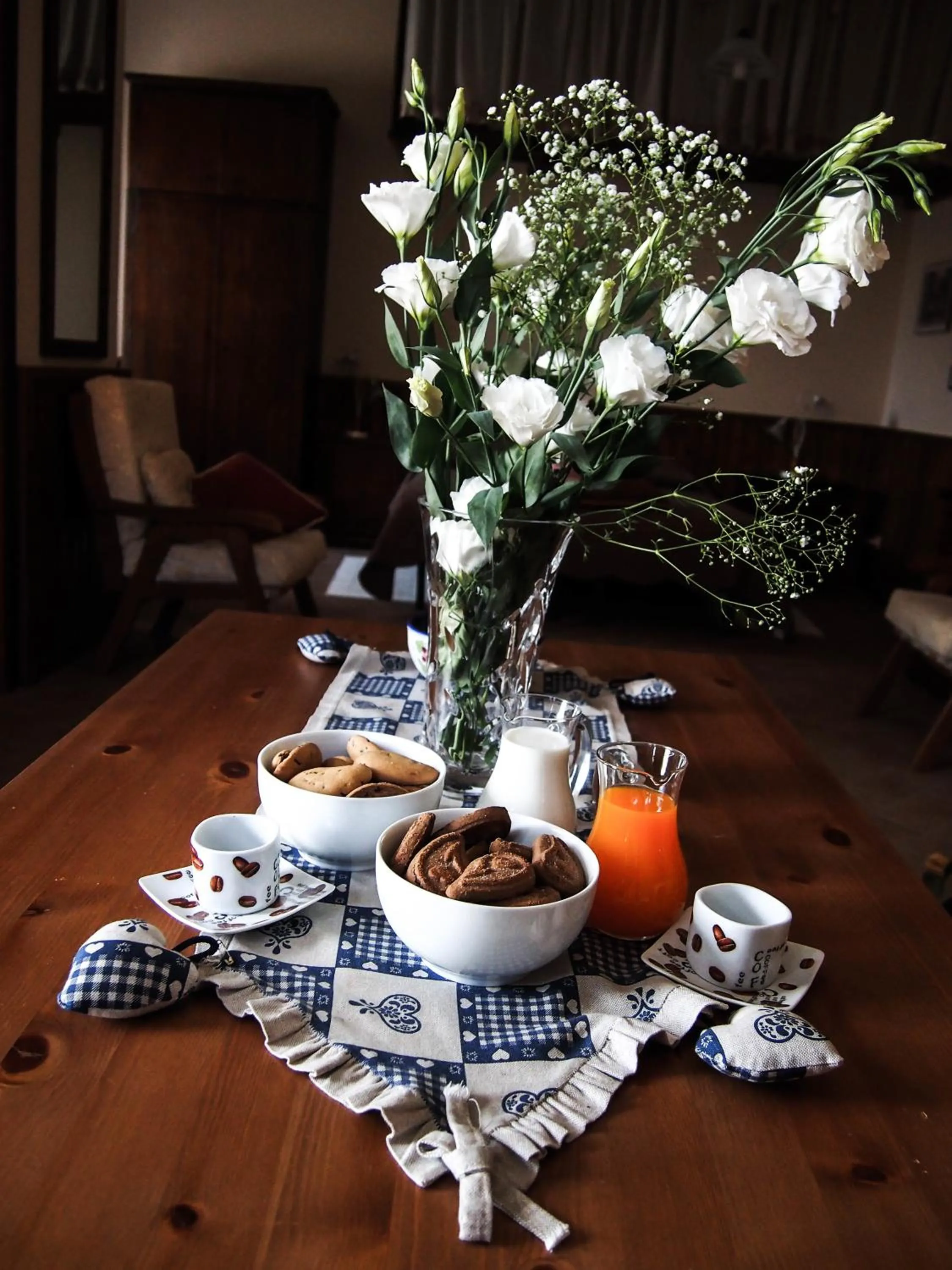 Dining area in Bed And Bikers