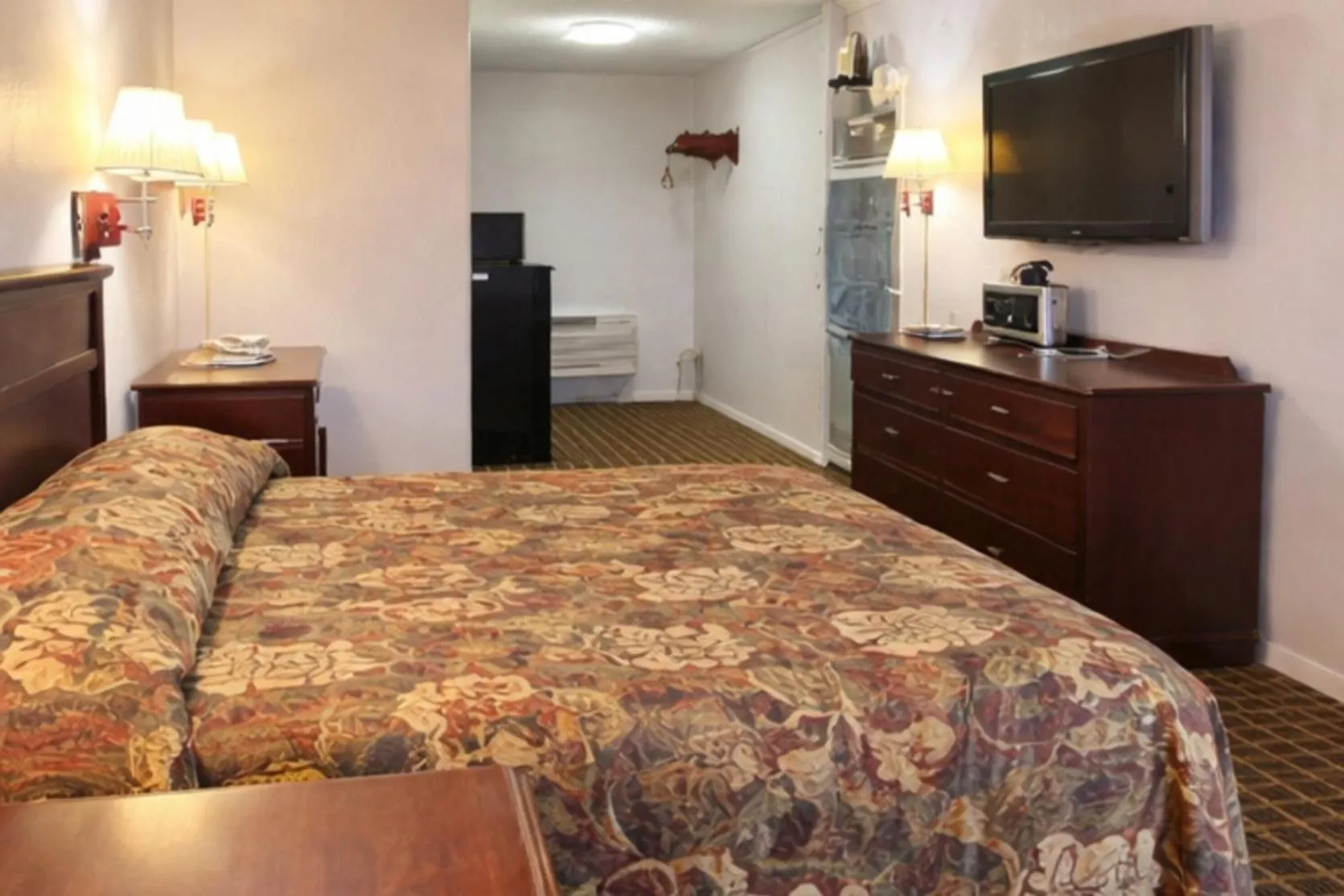 Bed in Hotel O Haven Inn Huntsville AL US 72