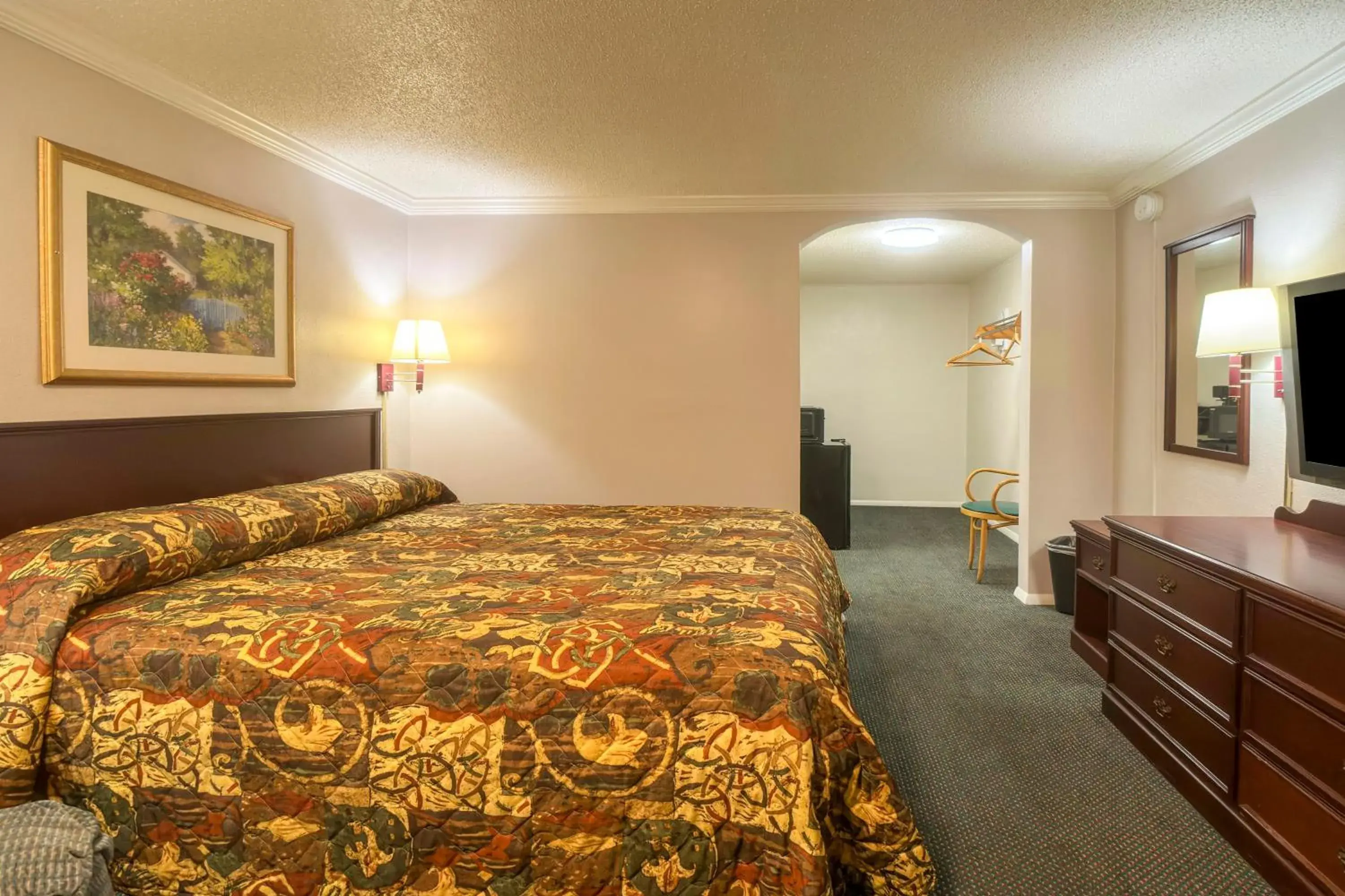 King Bed Non-Smoking in Hotel O Haven Inn Huntsville AL US 72 King Bed Non-Smoking in Hotel O Haven Inn Huntsville AL US 72