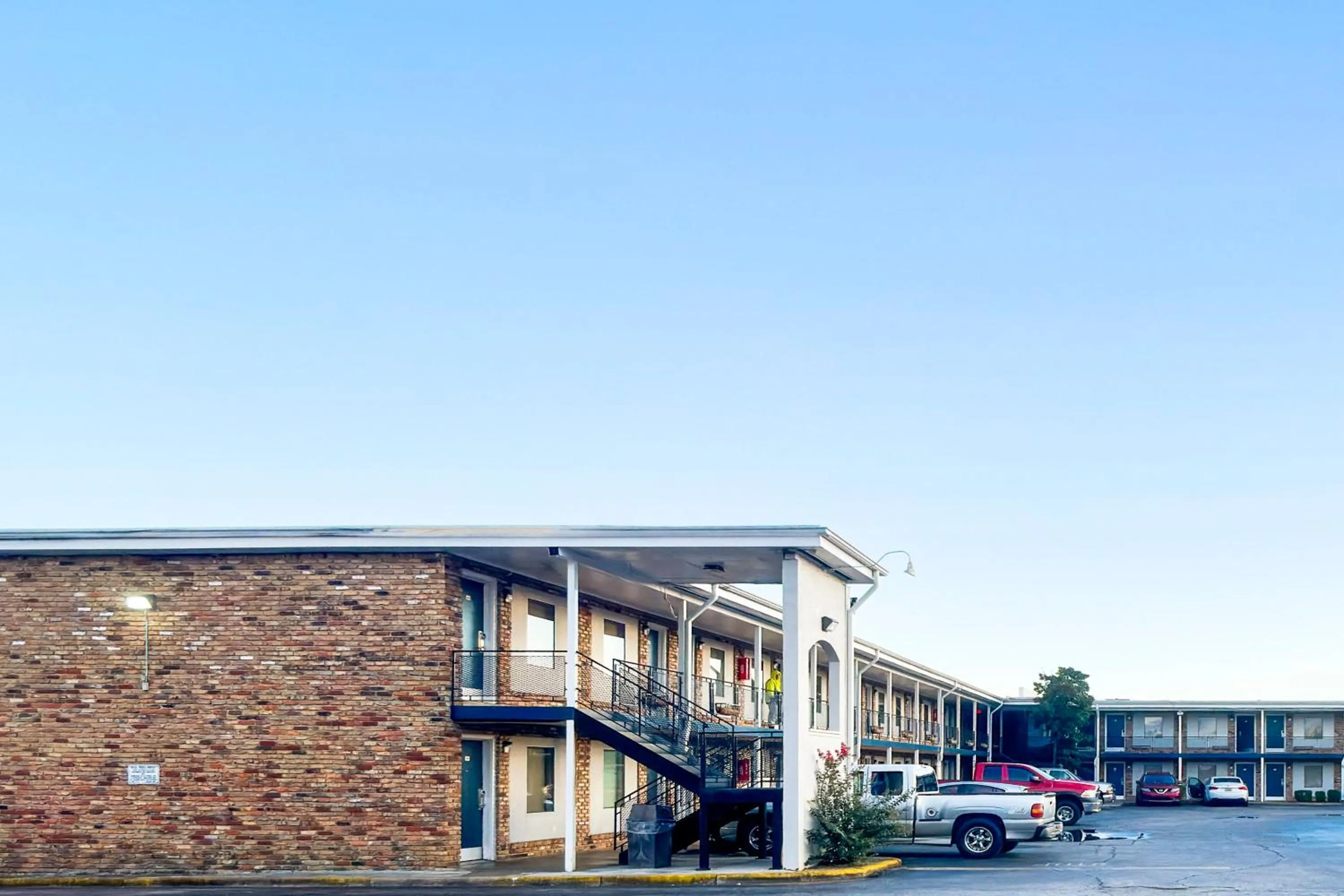 Facade/entrance in Hotel O Haven Inn Huntsville AL US 72