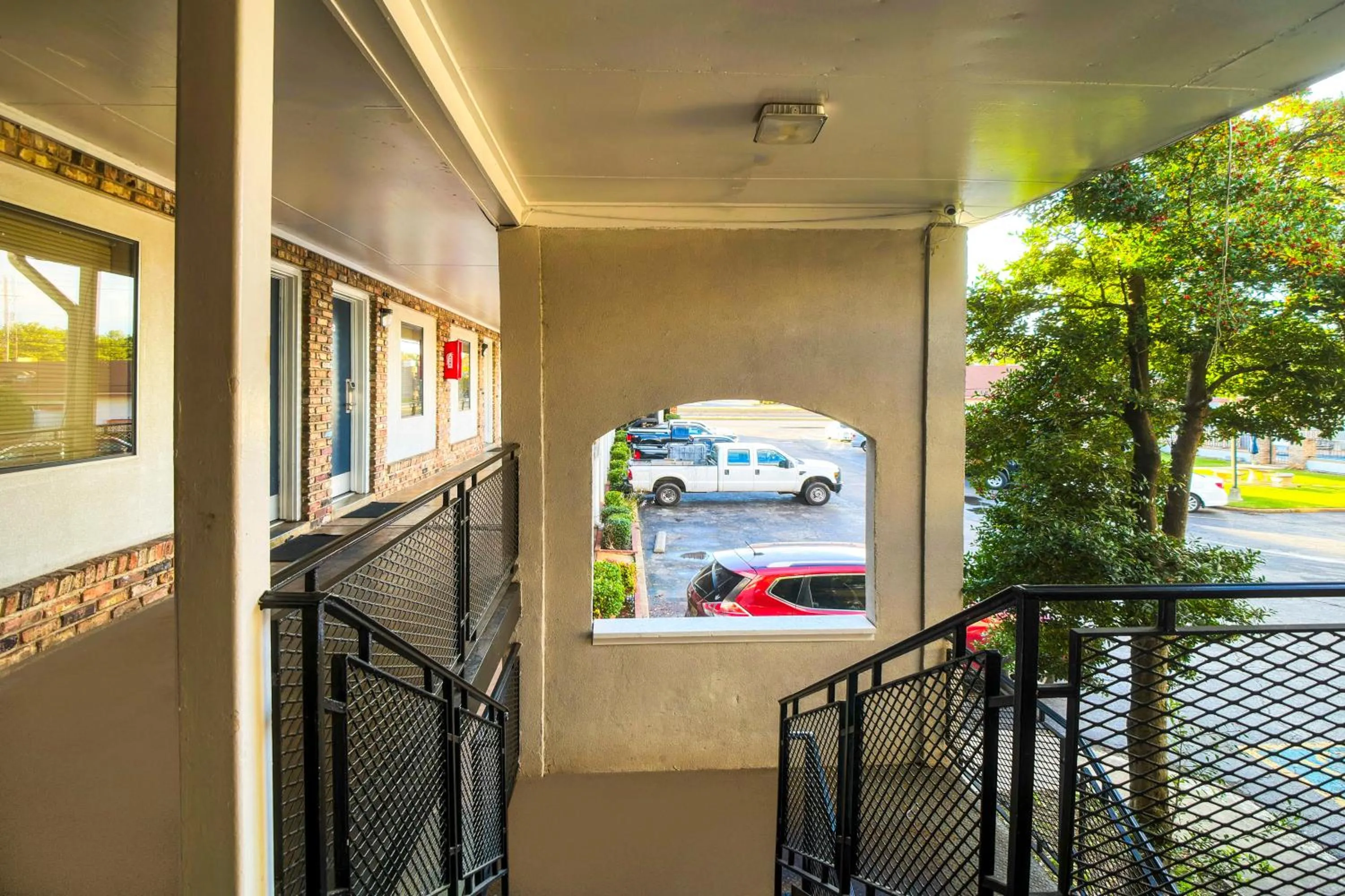 Balcony/Terrace in Hotel O Haven Inn Huntsville AL US 72