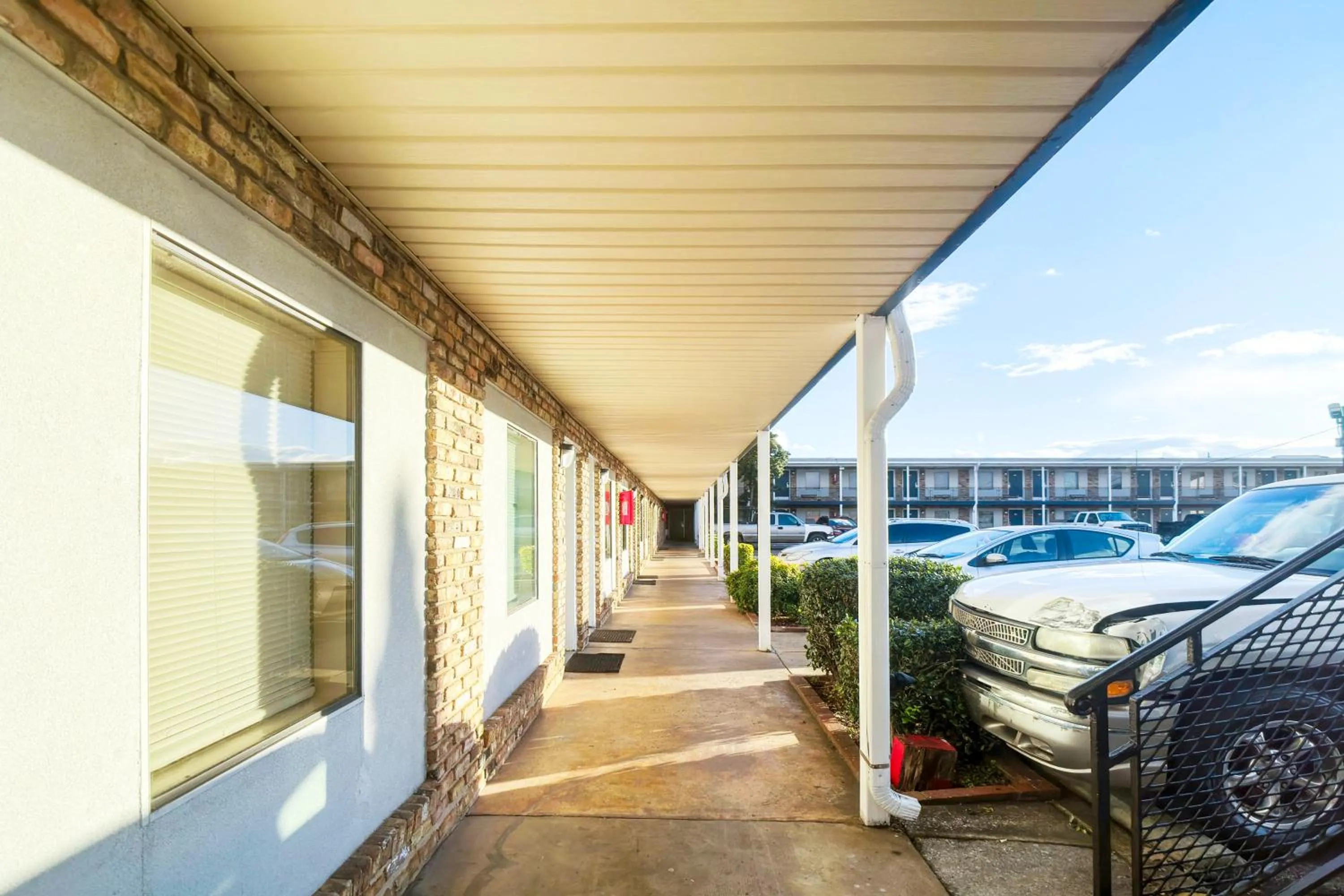 Parking in Hotel O Haven Inn Huntsville AL US 72