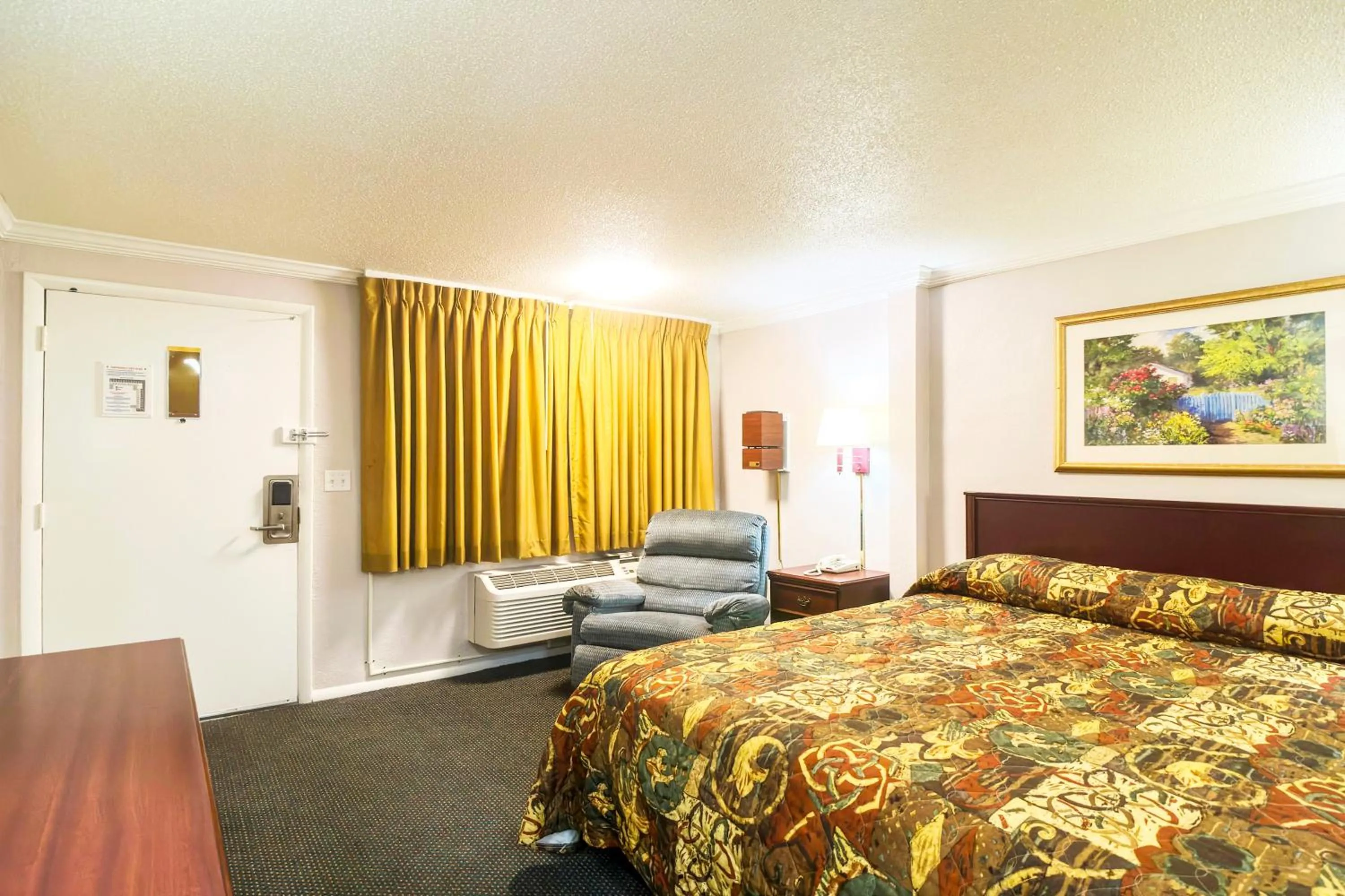 Bedroom, Bed in Hotel O Haven Inn Huntsville AL US 72