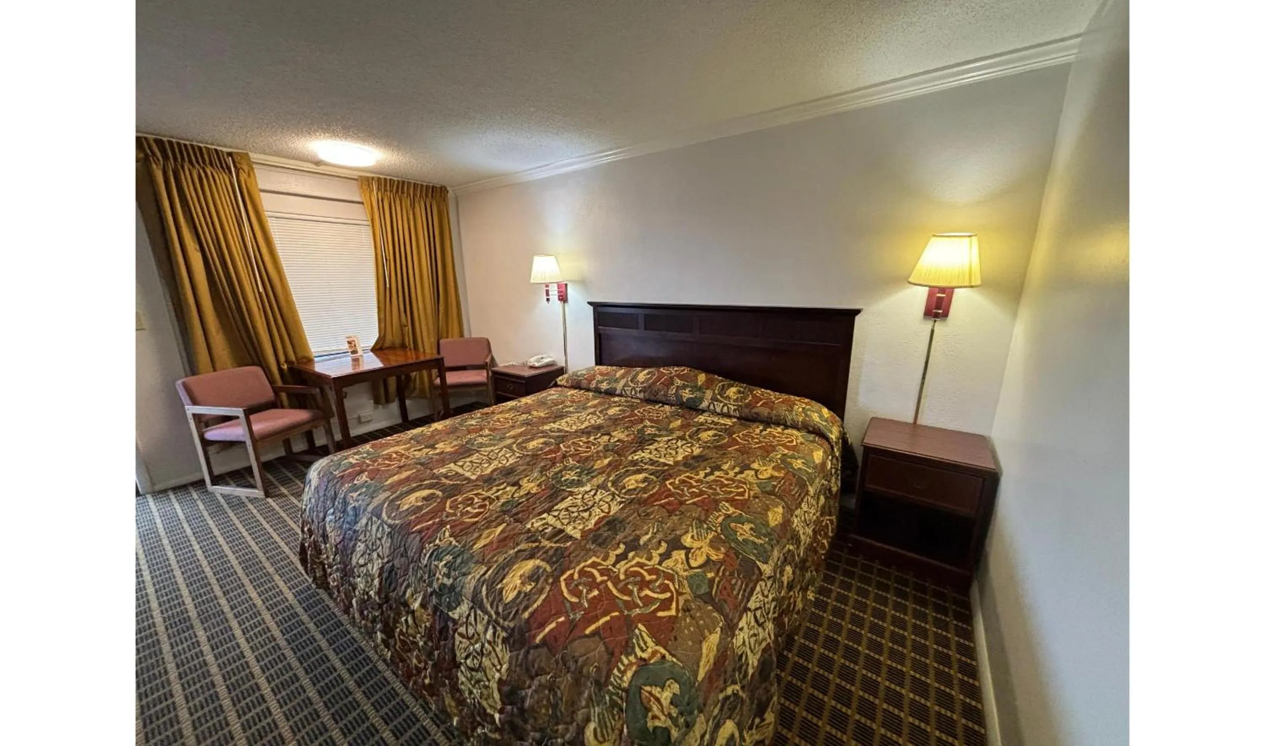 Bedroom, Bed in Hotel O Haven Inn Huntsville AL US 72