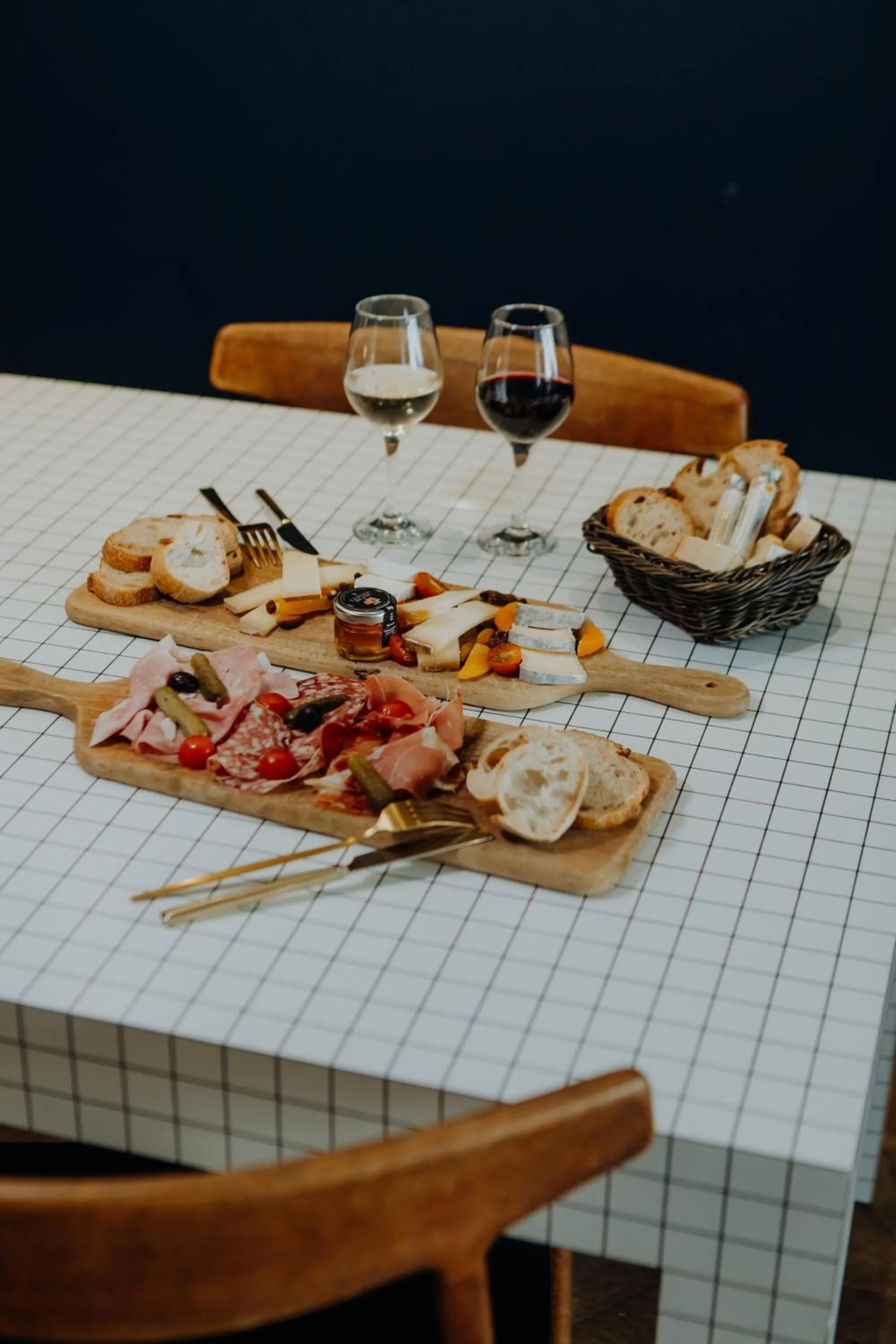 Restaurant/places to eat in COQ Hotel Paris