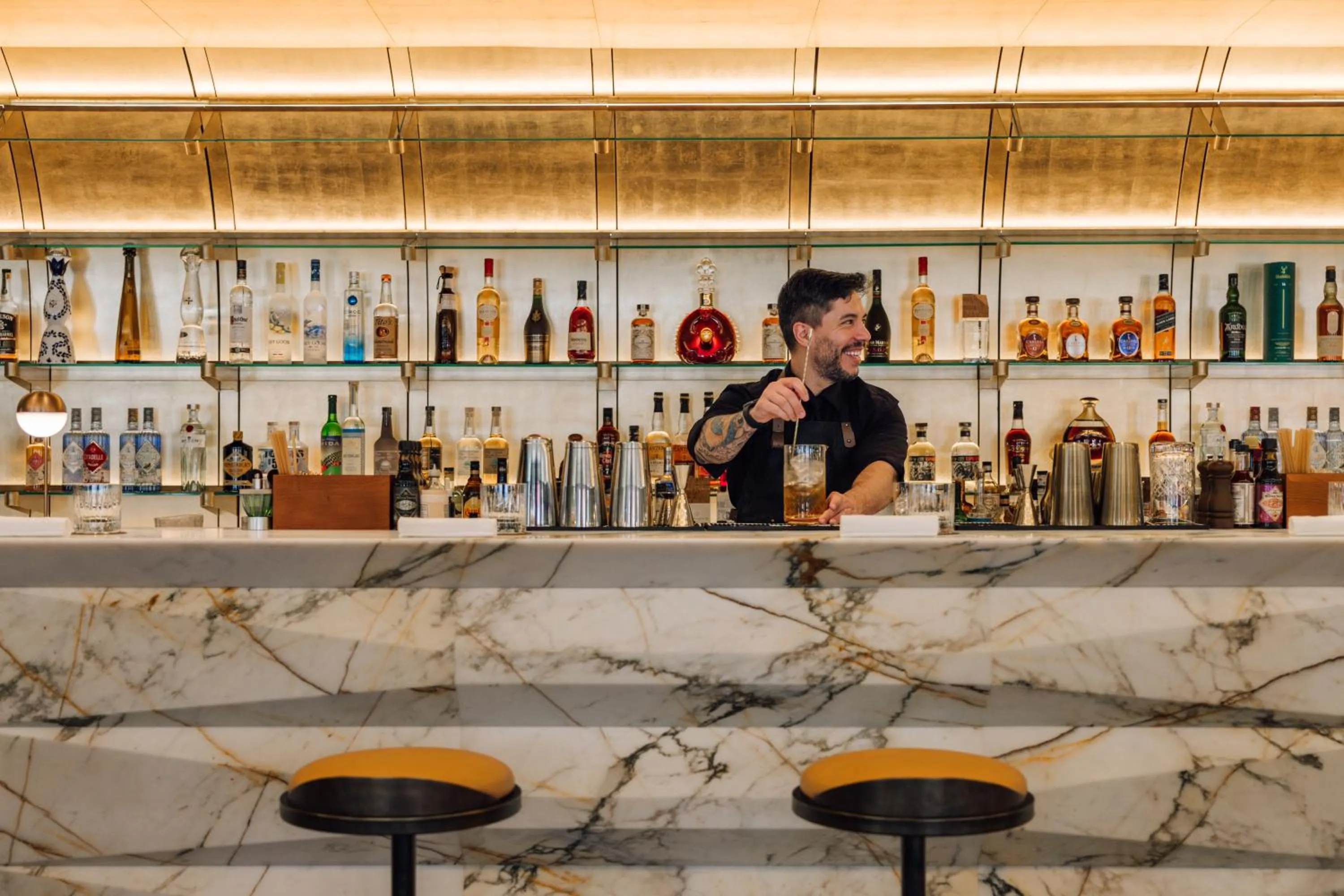 Lounge or bar in MYTHIC SANA Downtown Suites