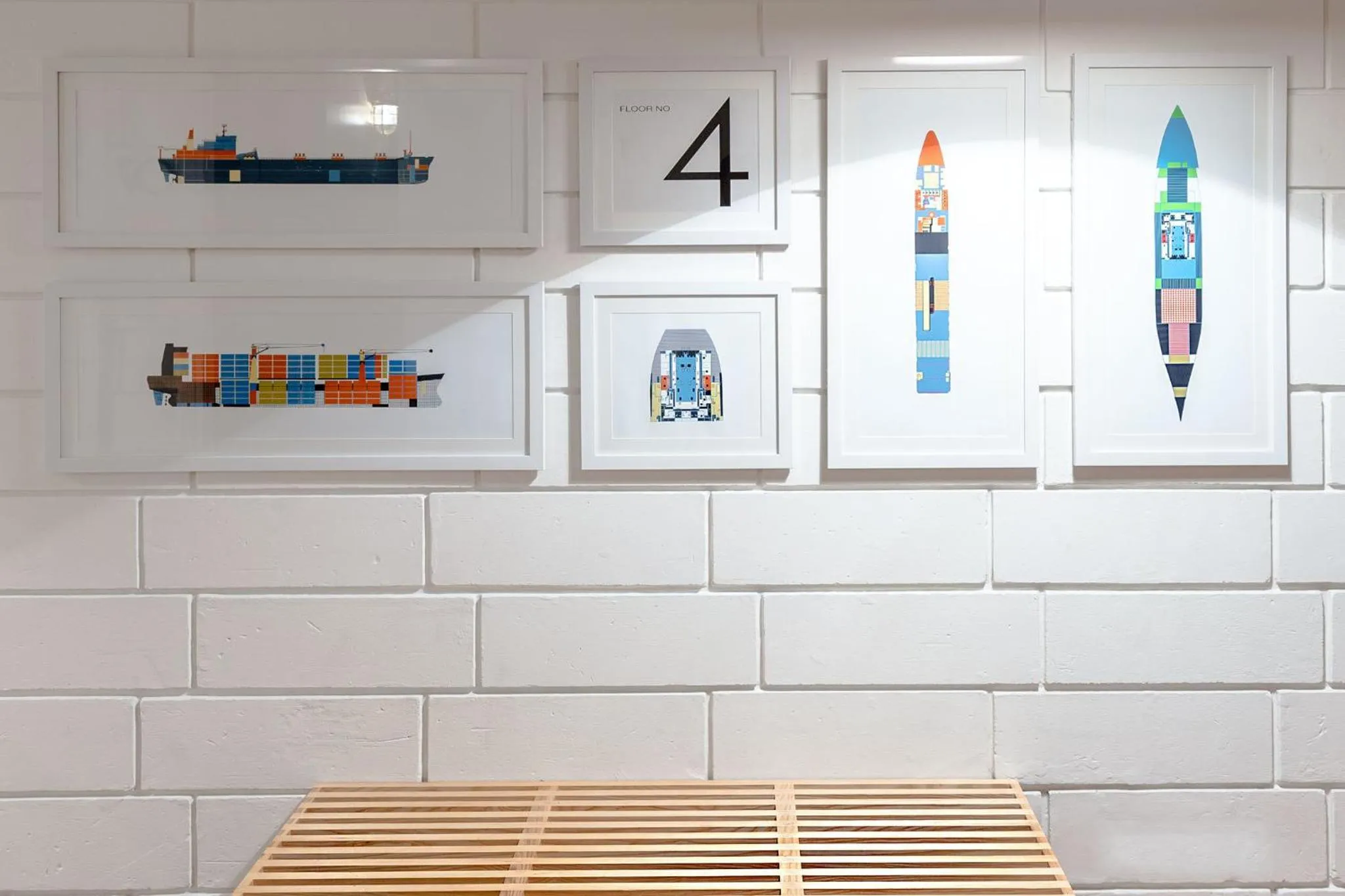 Communal lounge/ TV room in The Port Hotel