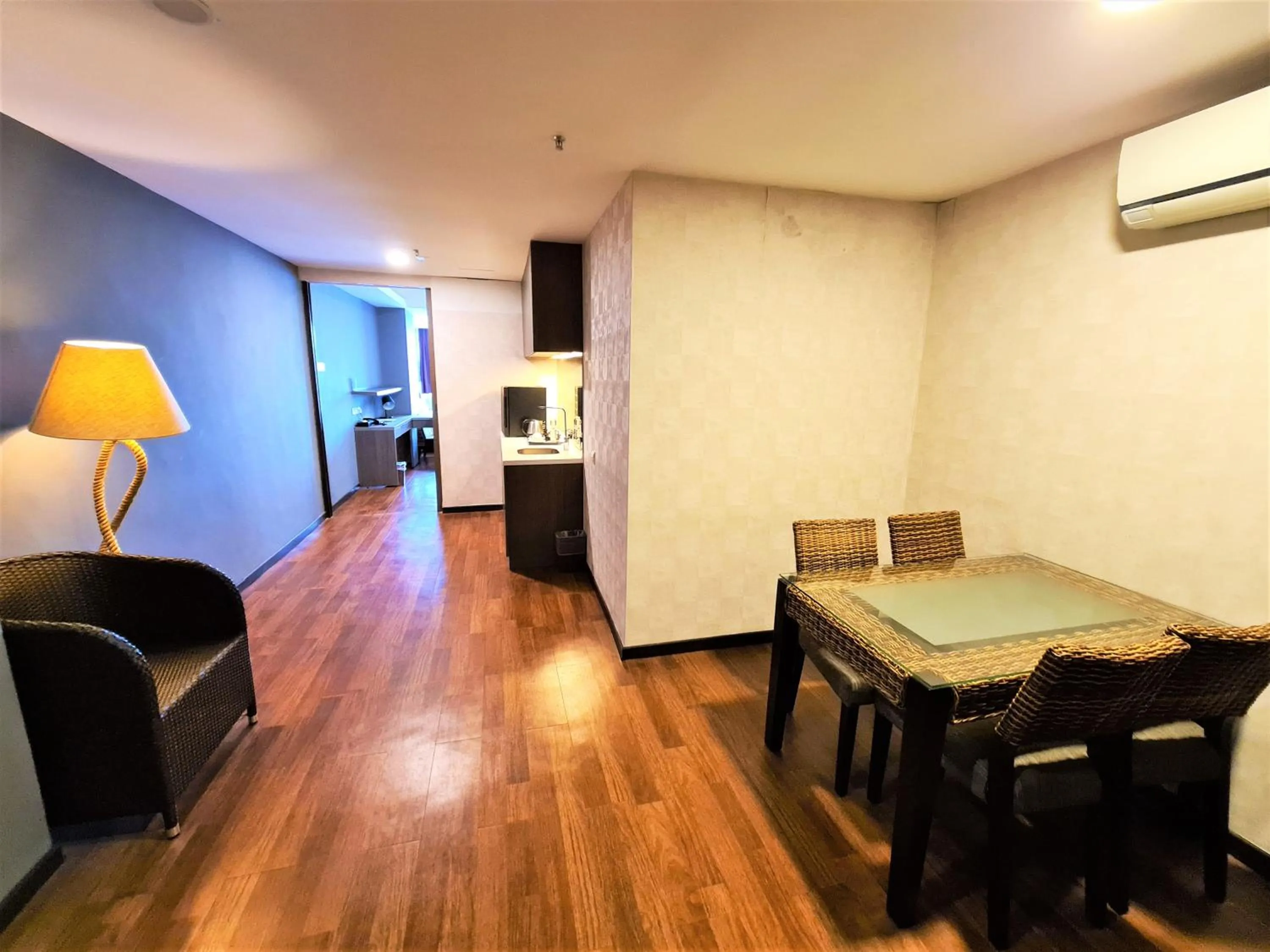 Dining area in Nexus Business Suite Hotel