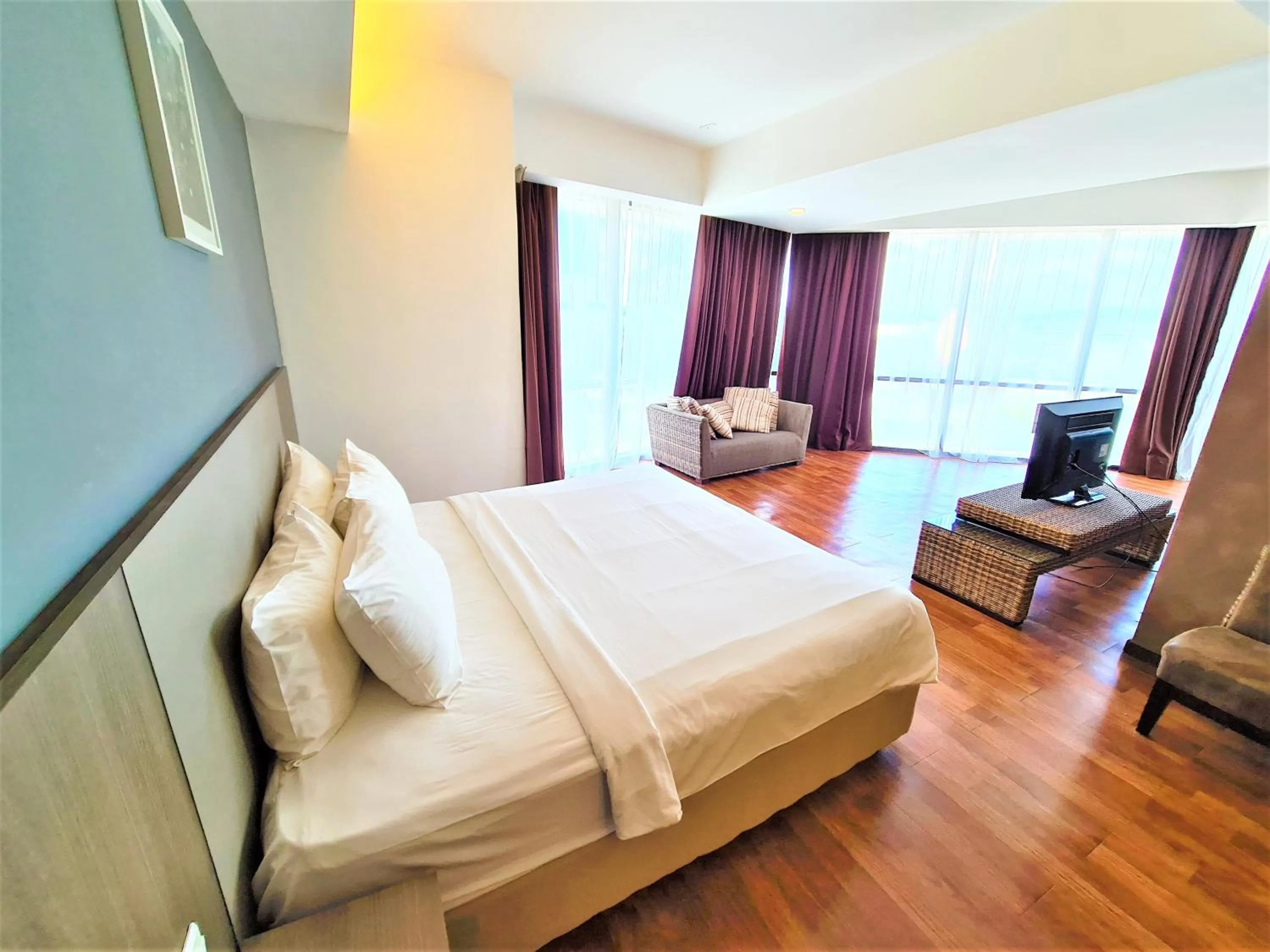 Bedroom, Bed in Nexus Business Suite Hotel