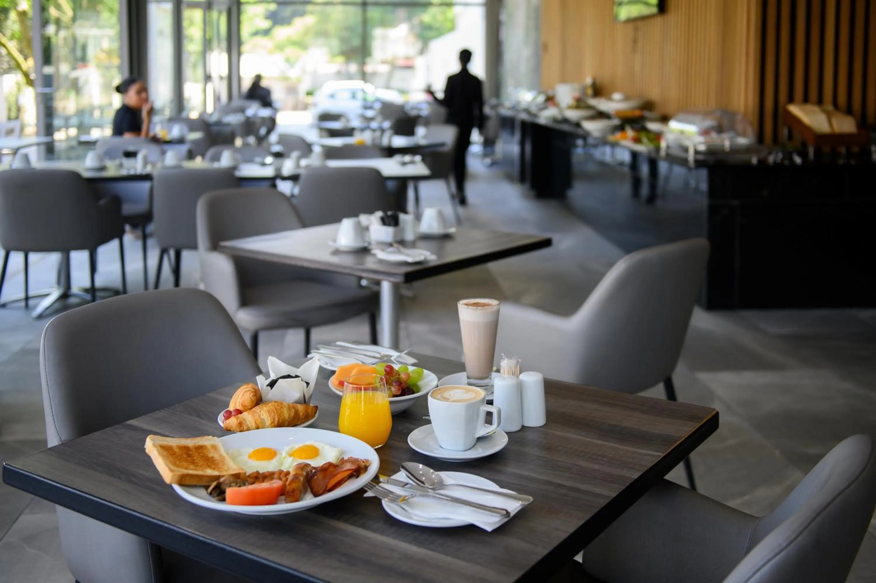 Buffet breakfast in The Capital on Bath