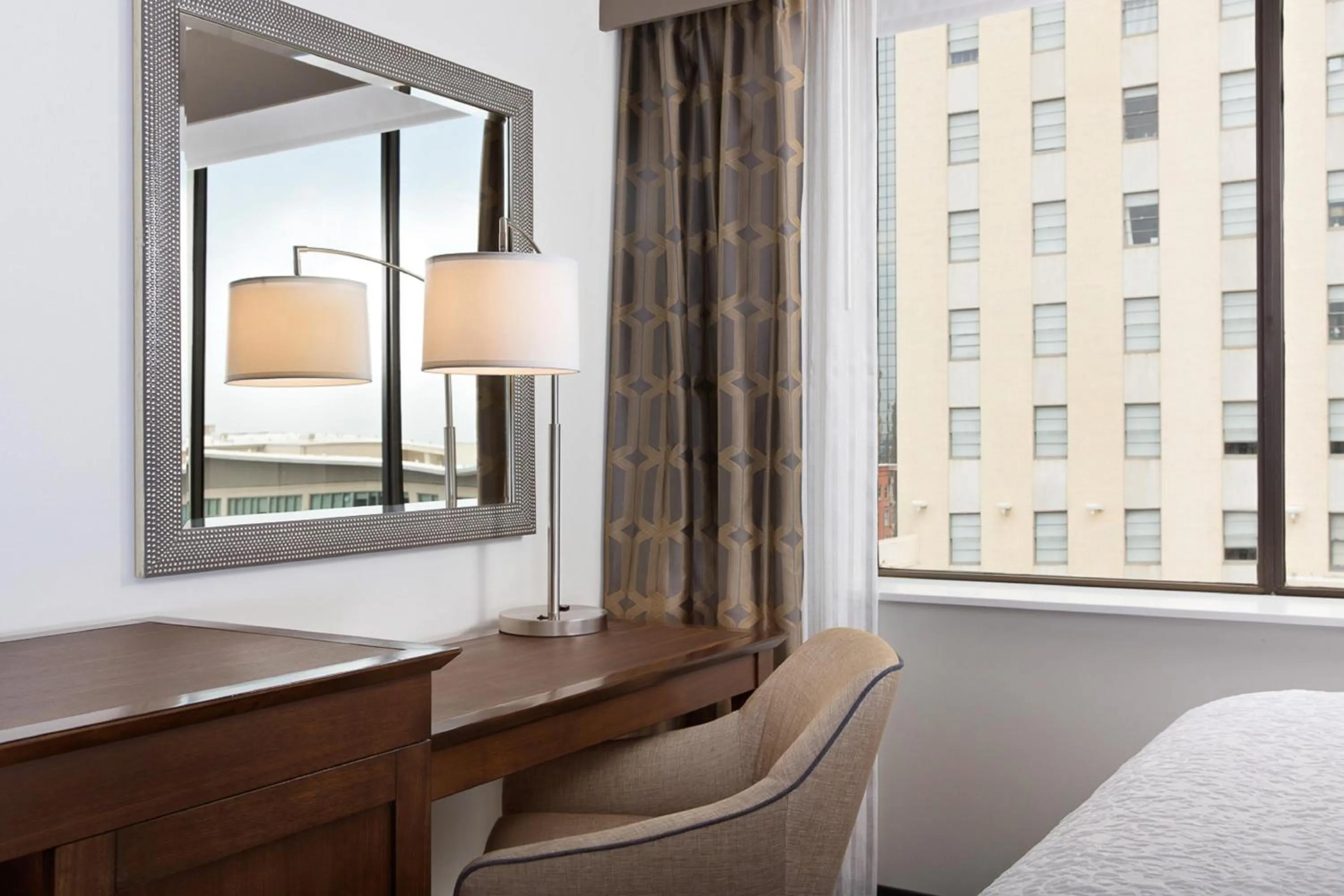 Bed in Hampton Inn & Suites Dallas Downtown