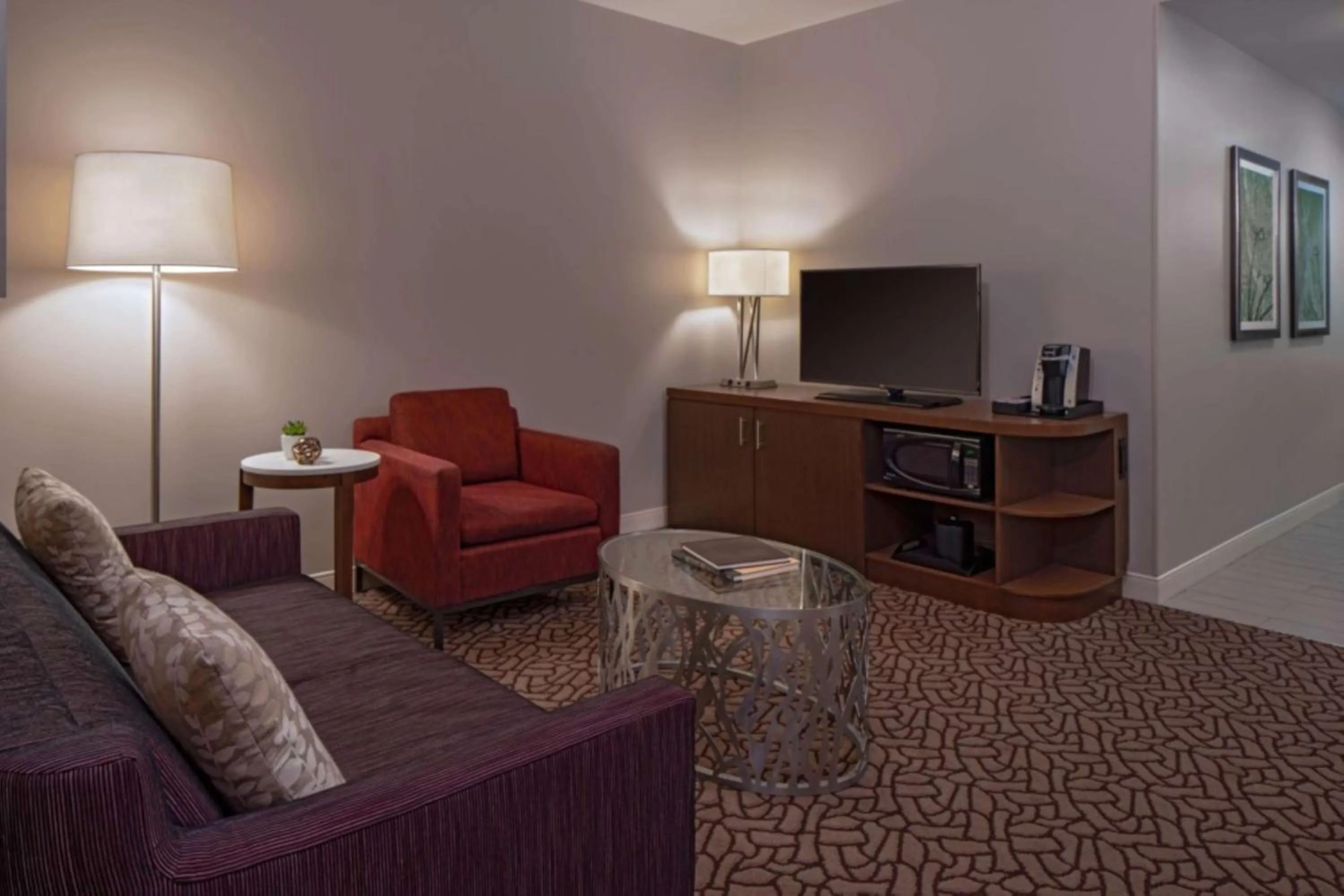 Photo of the whole room in Hilton Garden Inn Downtown Dallas