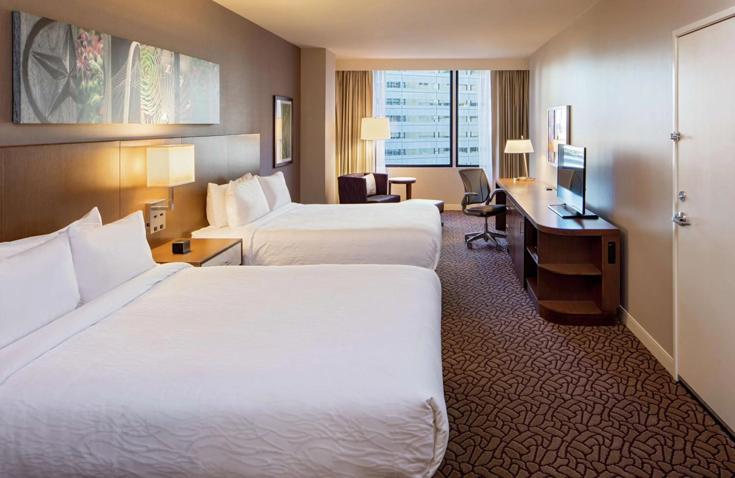 Bedroom, Bed in Hilton Garden Inn Downtown Dallas