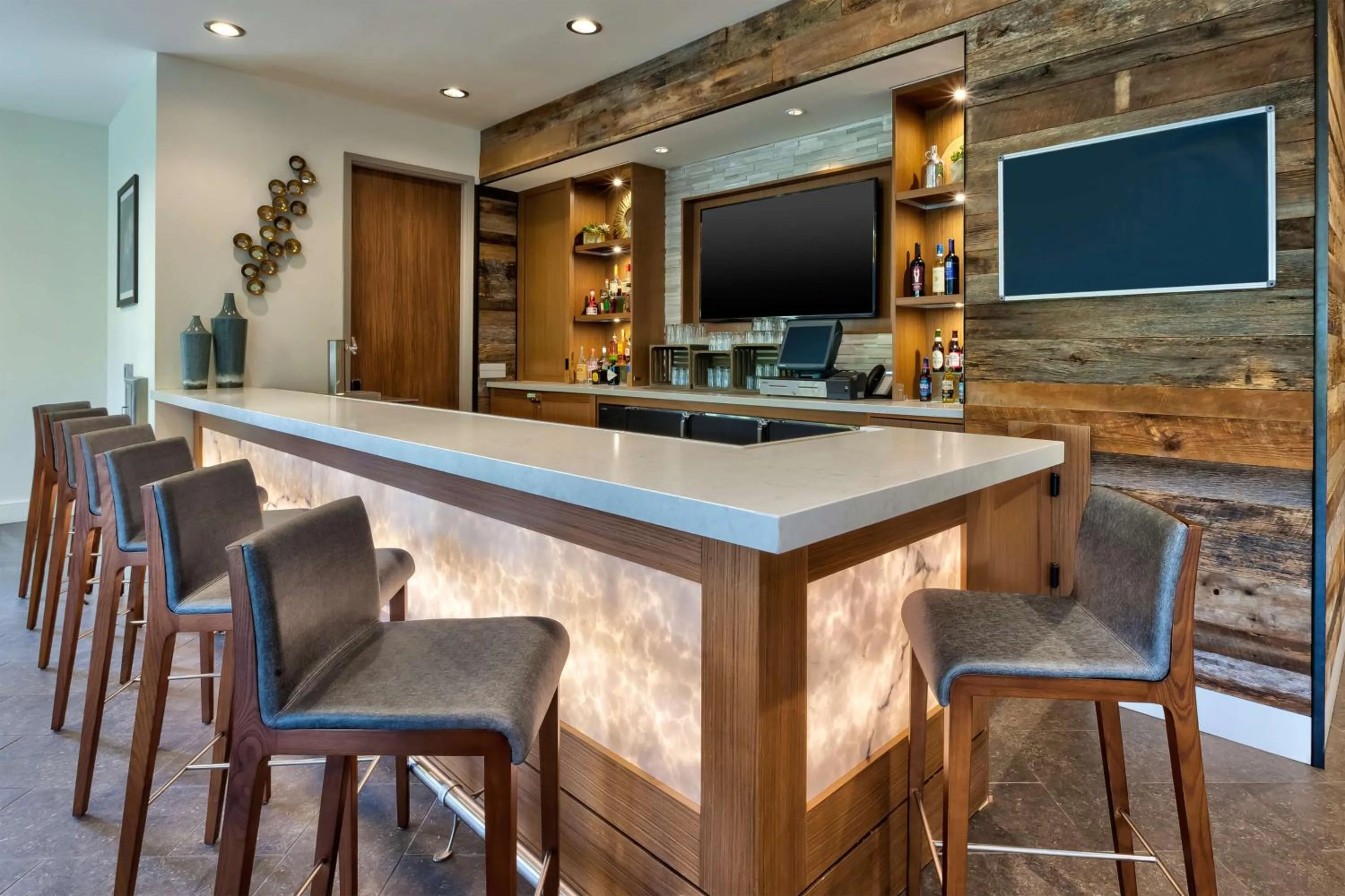 Lounge or bar in Homewood Suites by Hilton Pittsburgh Downtown