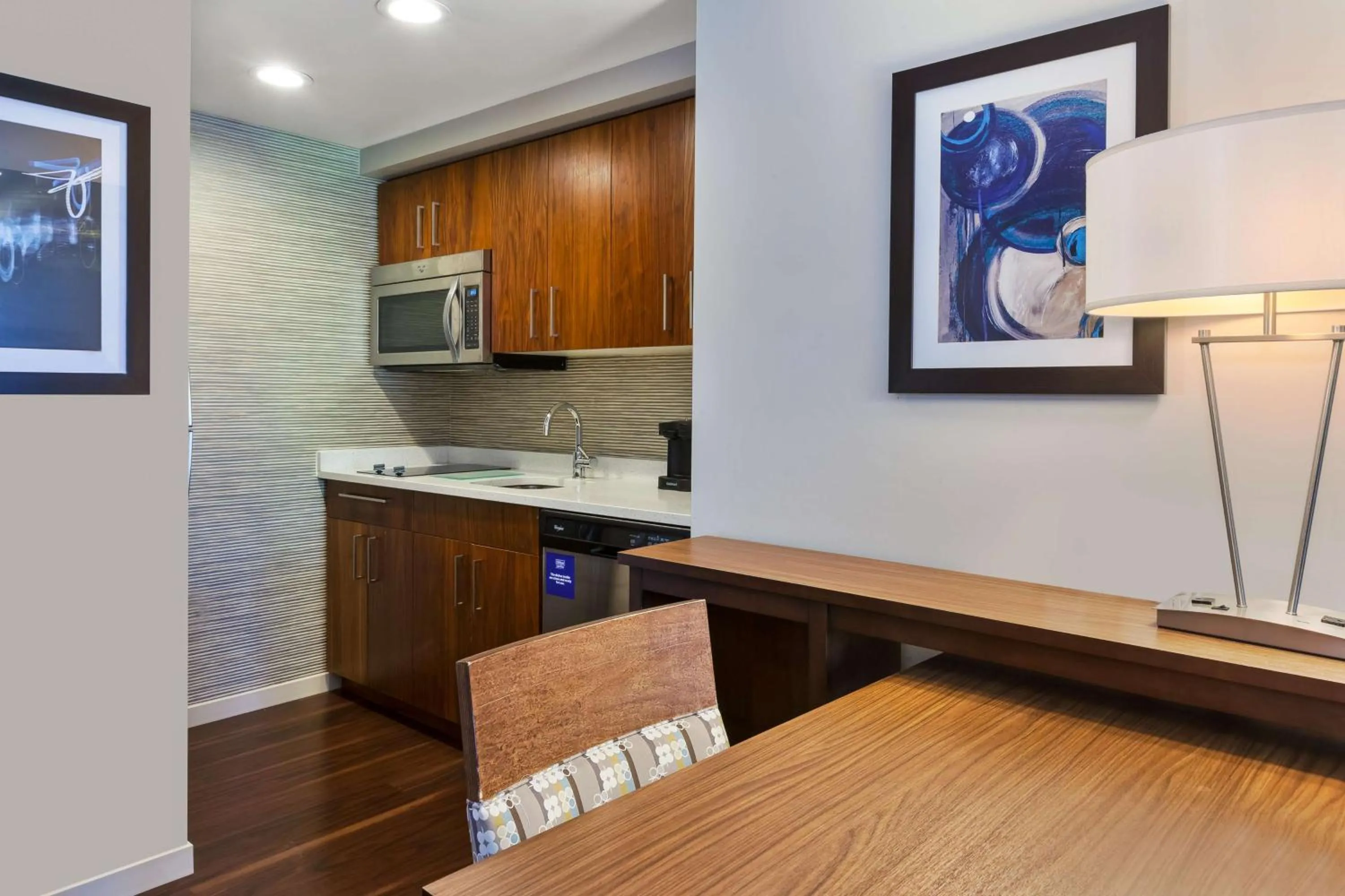 Kitchen or kitchenette in Homewood Suites by Hilton Pittsburgh Downtown