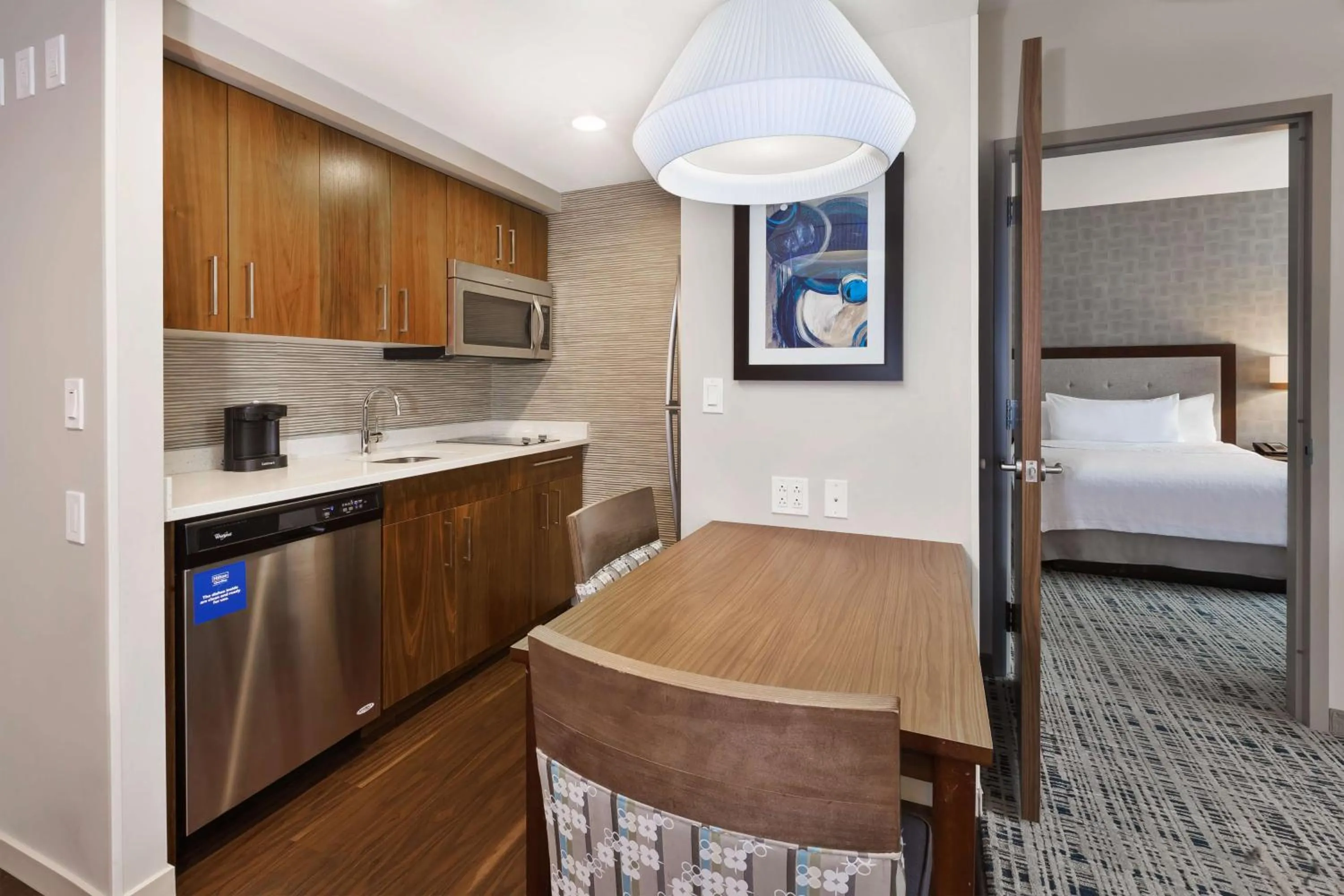 Kitchen or kitchenette, Bed in Homewood Suites by Hilton Pittsburgh Downtown