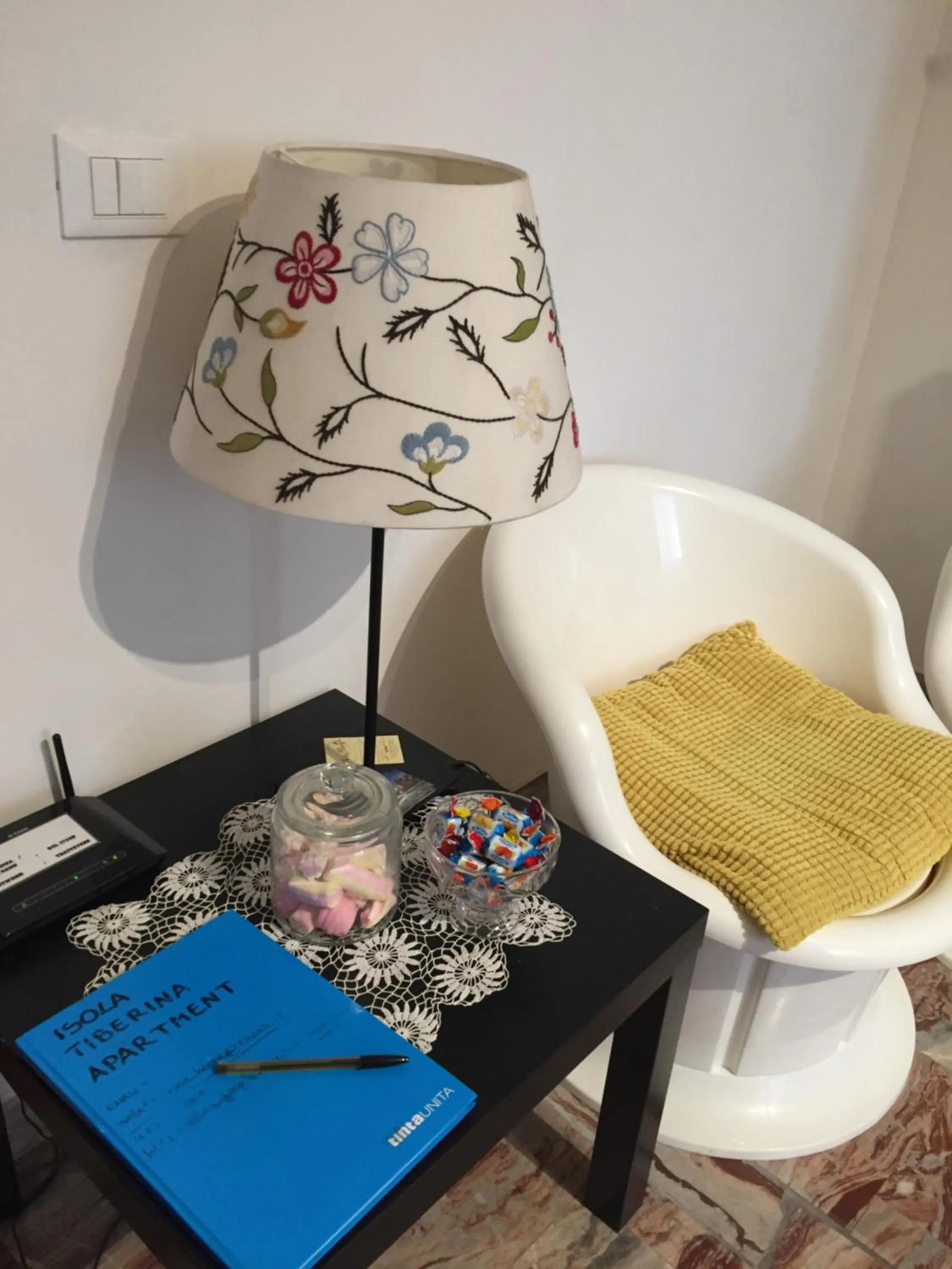 Communal lounge/ TV room in B&B Isolatiberina