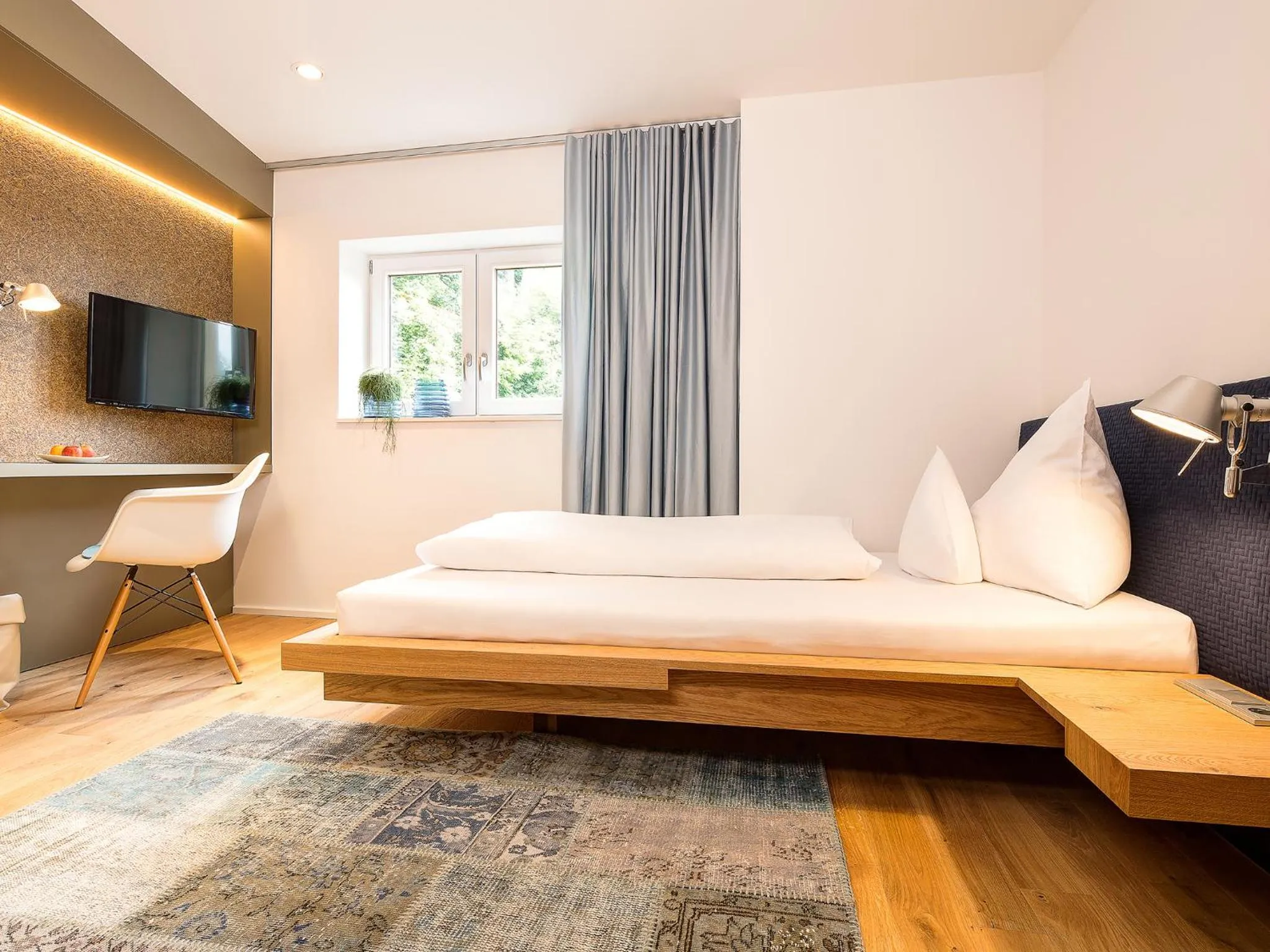 Day, Bed in Gasthof Schopper