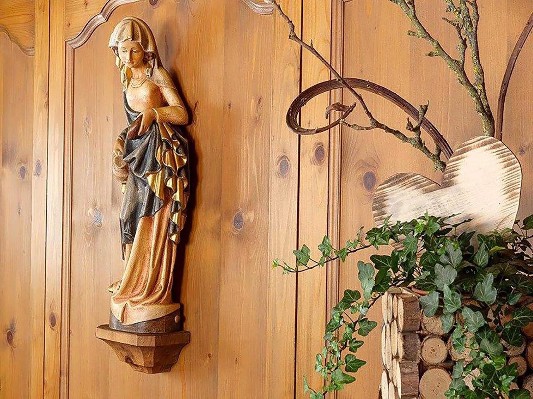 Decorative detail in Gasthof Schopper