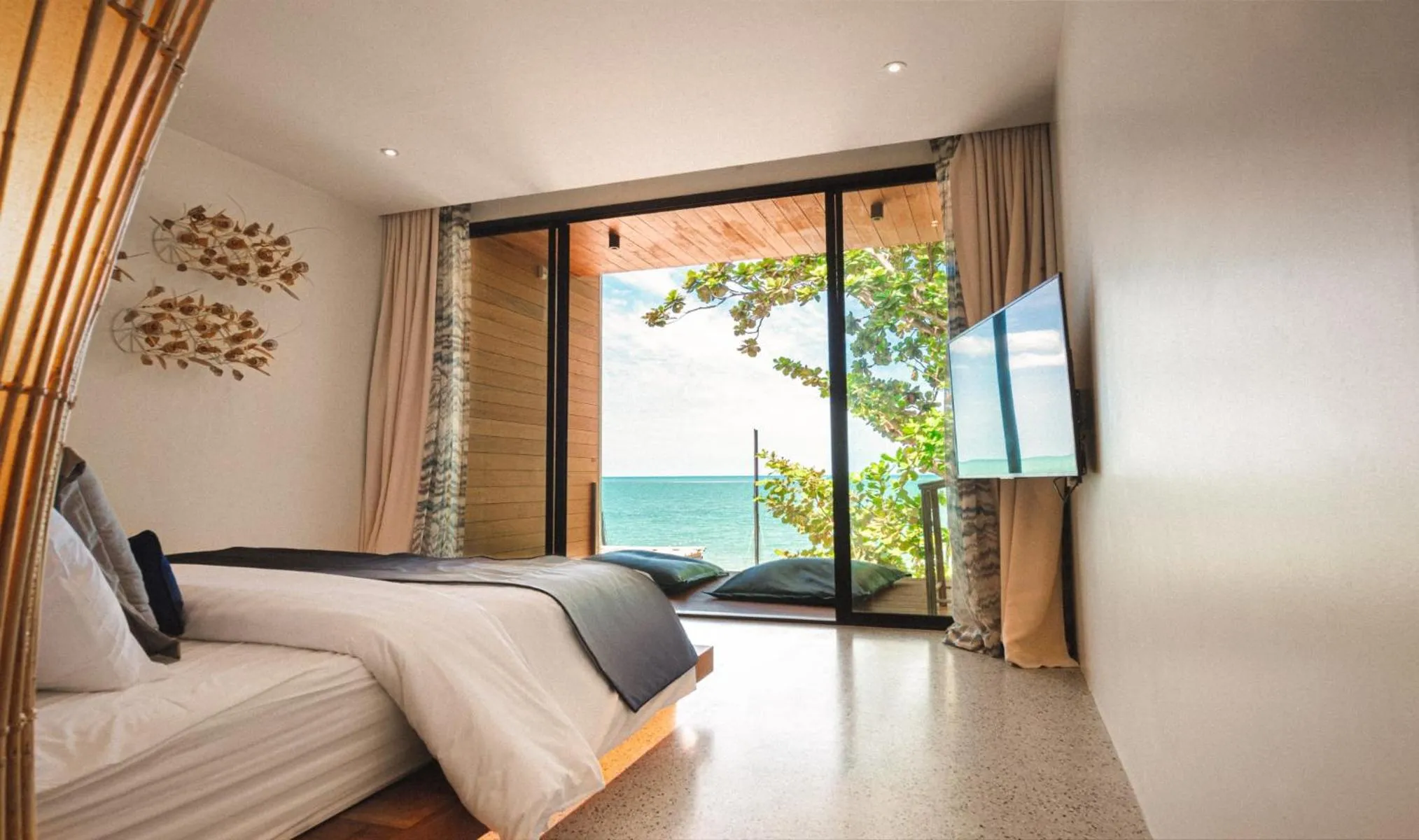 Bed in Sichon Cabana Beach Resort