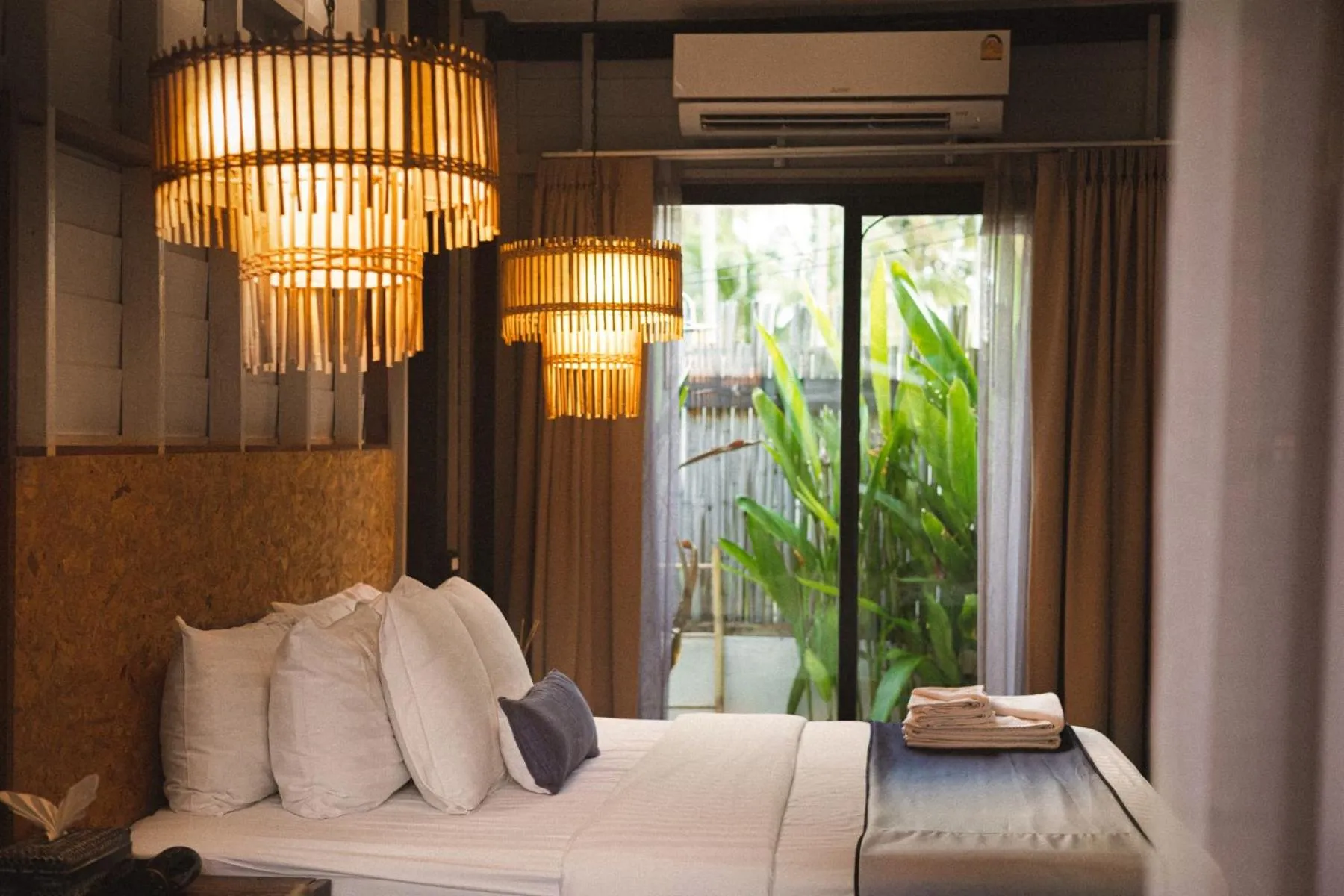 Bed in Sichon Cabana Beach Resort