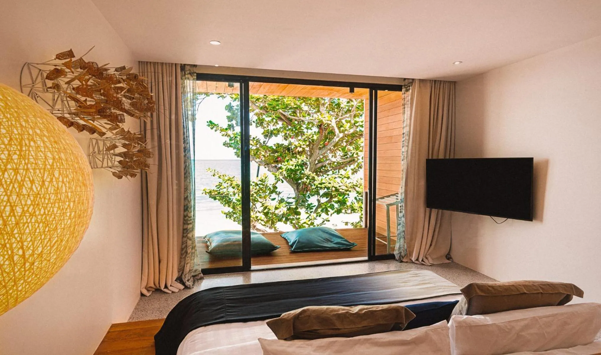 Bed in Sichon Cabana Beach Resort