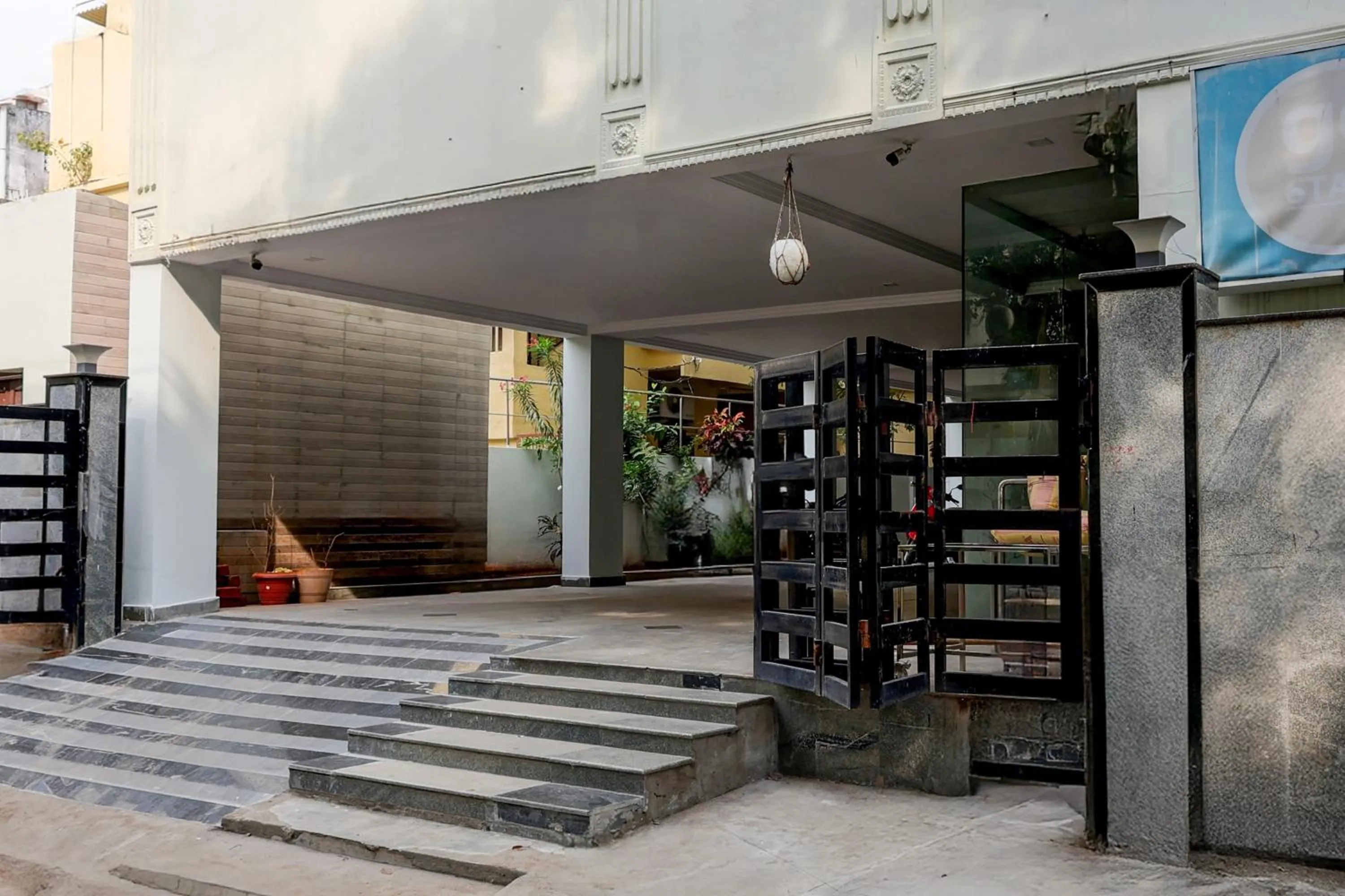 Facade/entrance in Townhouse Benz Circle MG Road