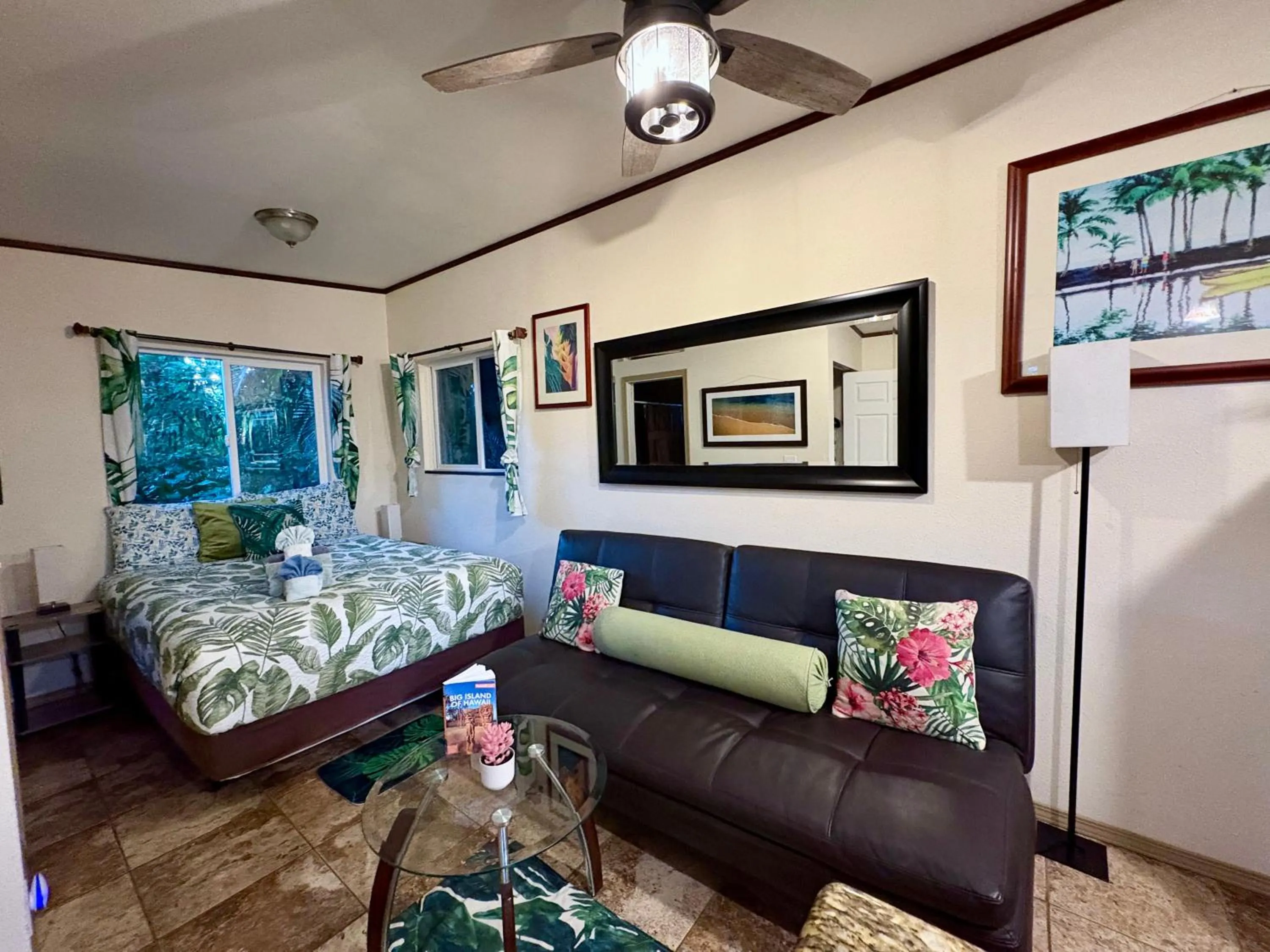 Bed in Hawaiian Ohana Home