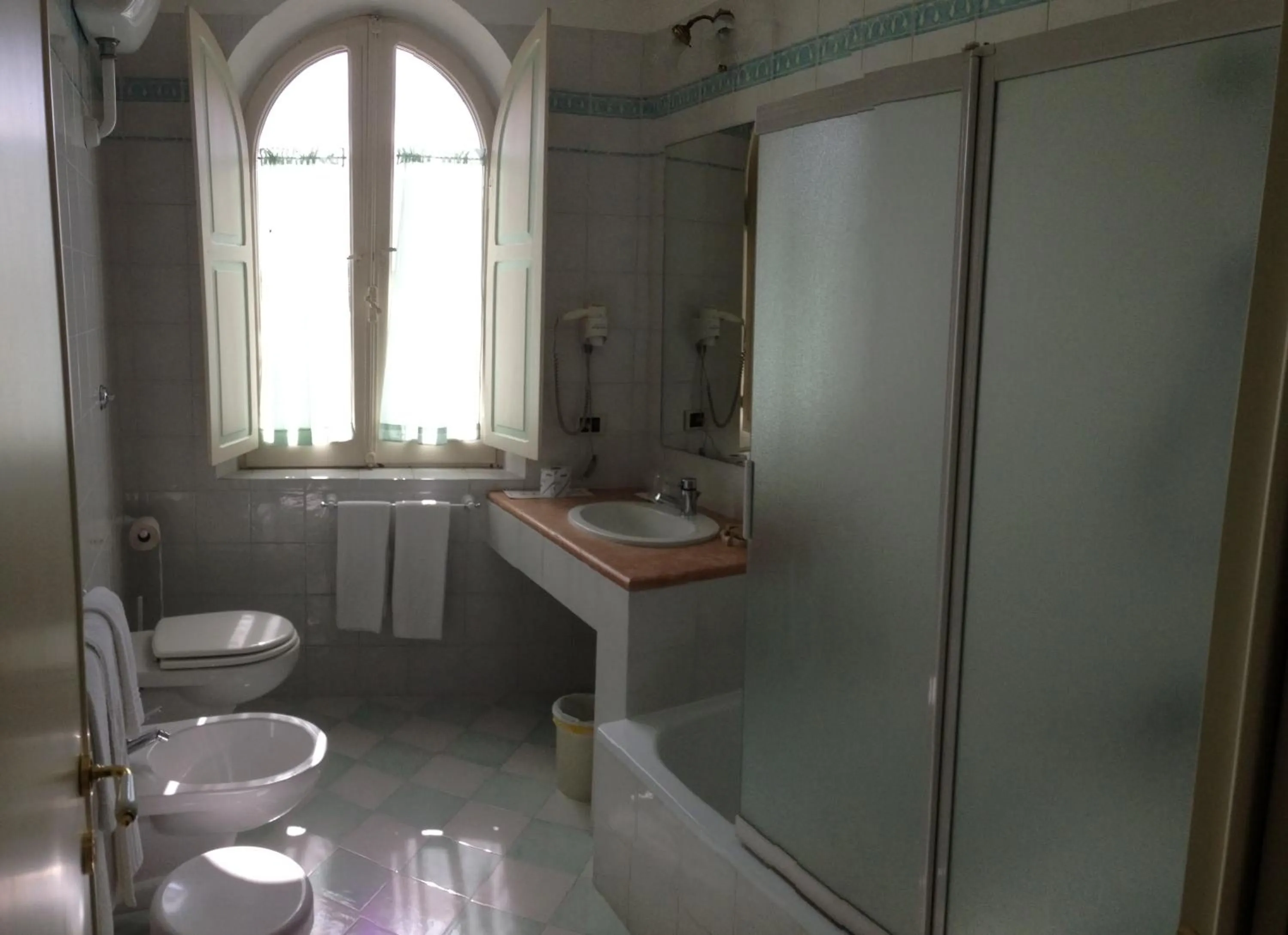 Bathroom in Hotel San Genesio