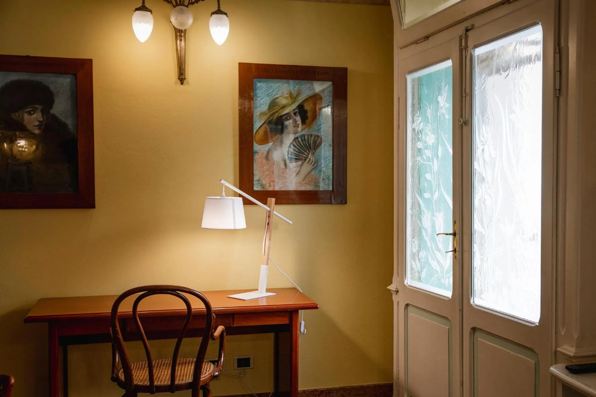 Lounge or bar in Hotel San Genesio