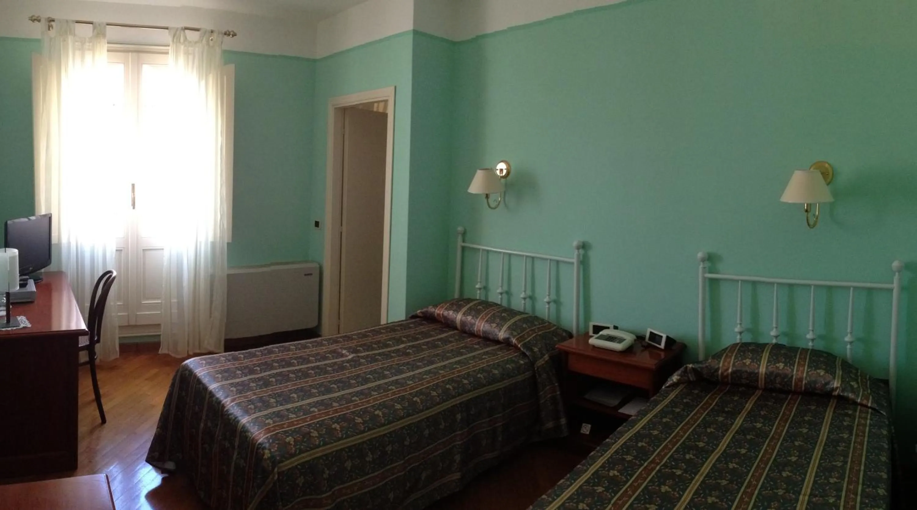Photo of the whole room in Hotel San Genesio