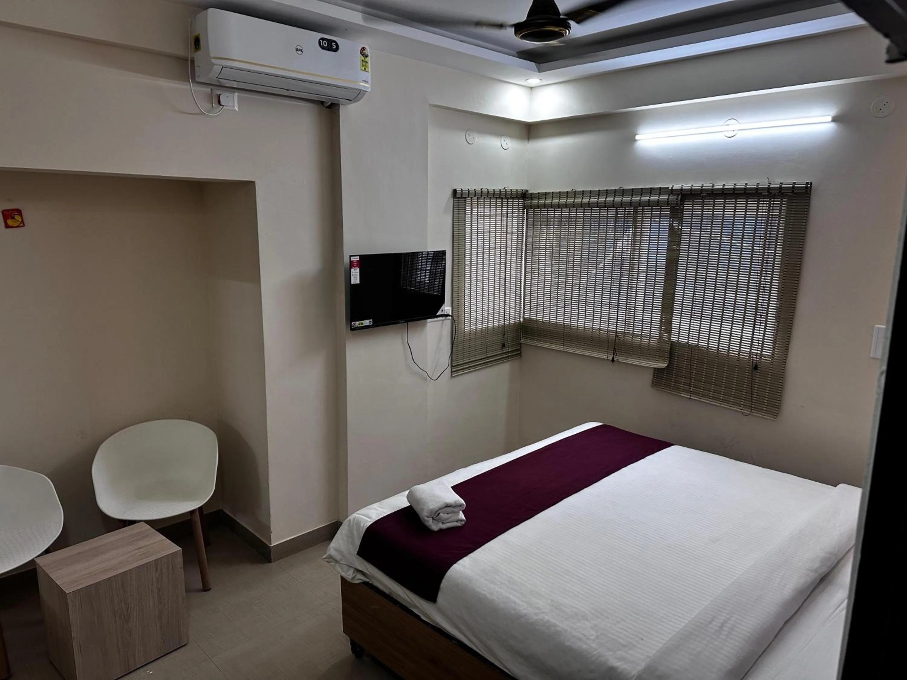 Bedroom, Bed in Urban Stay