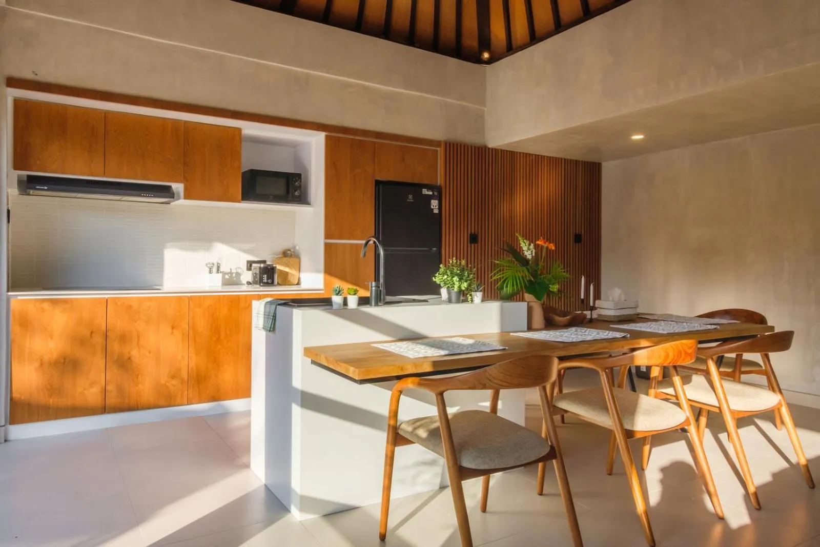 Kitchen or kitchenette in Madeira Casa Canggu, Bali