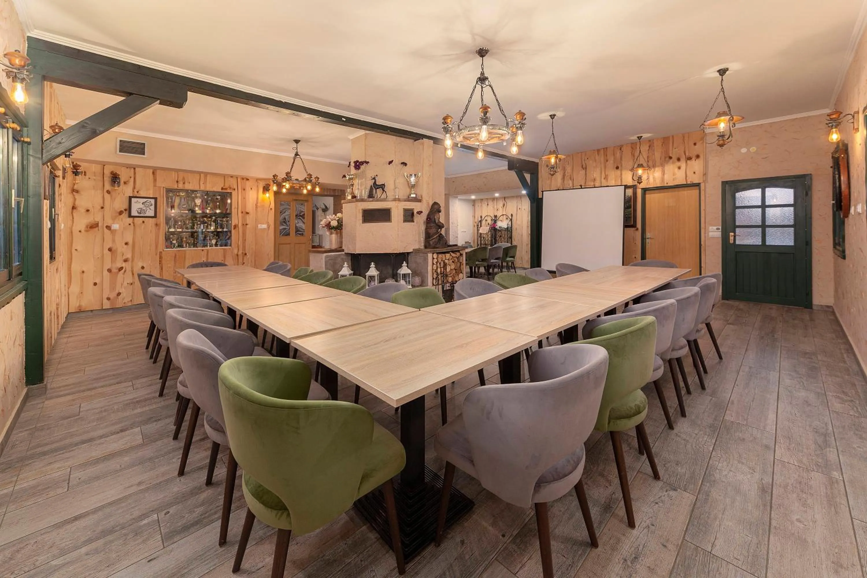 Restaurant/places to eat in Hotel Burger Veniše