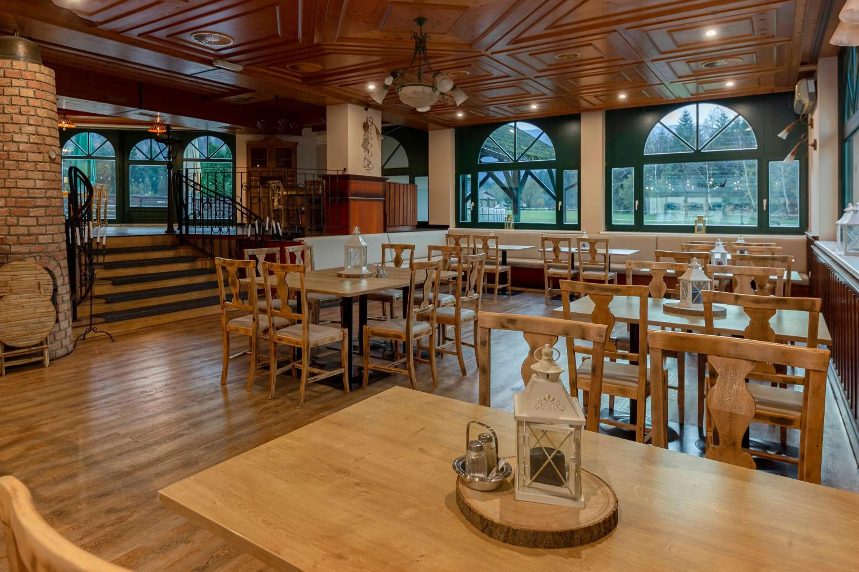 Restaurant/places to eat in Hotel Burger Veniše