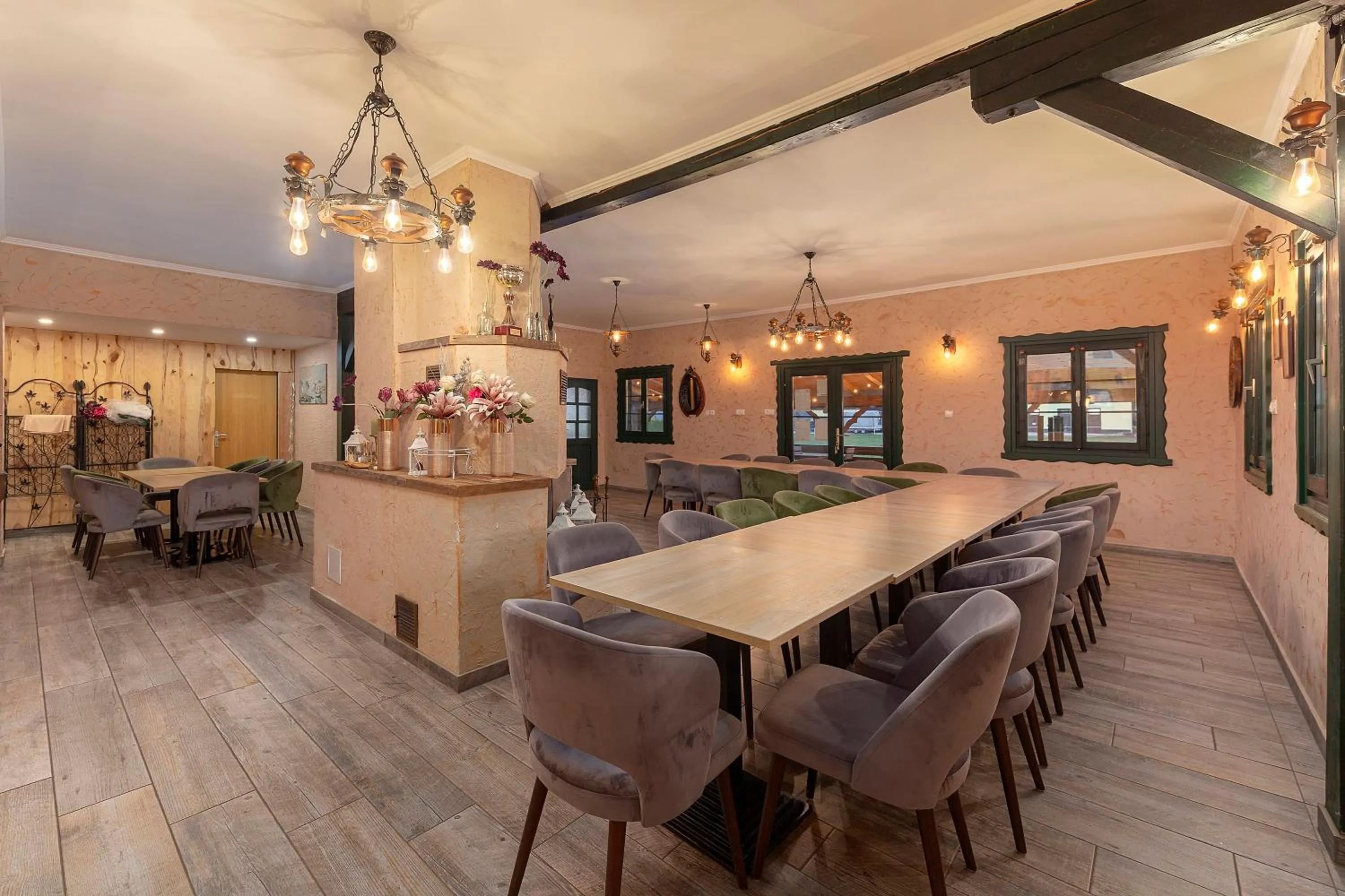 Restaurant/places to eat in Hotel Burger Veniše