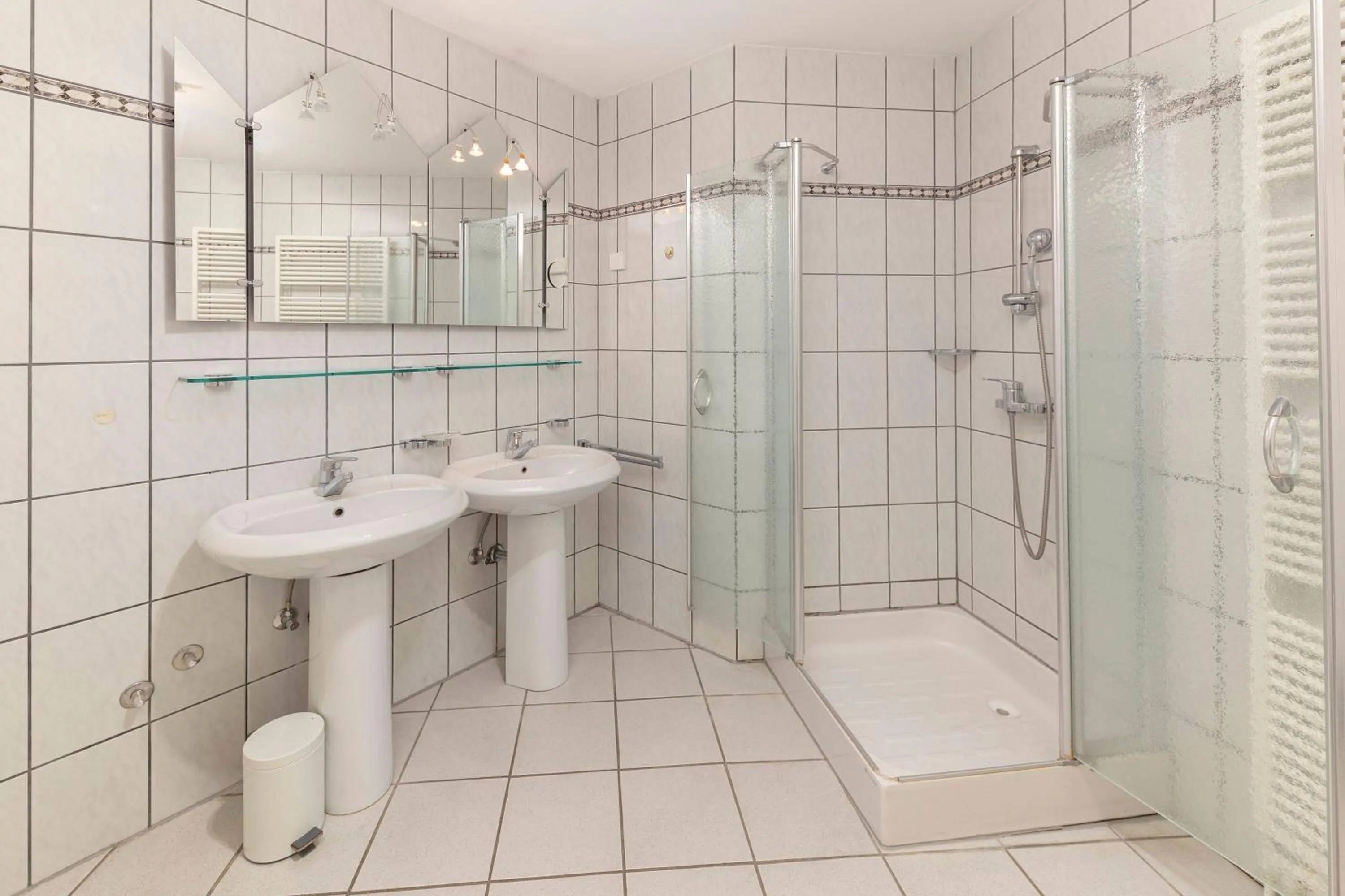 Shower in Hotel Burger Veniše