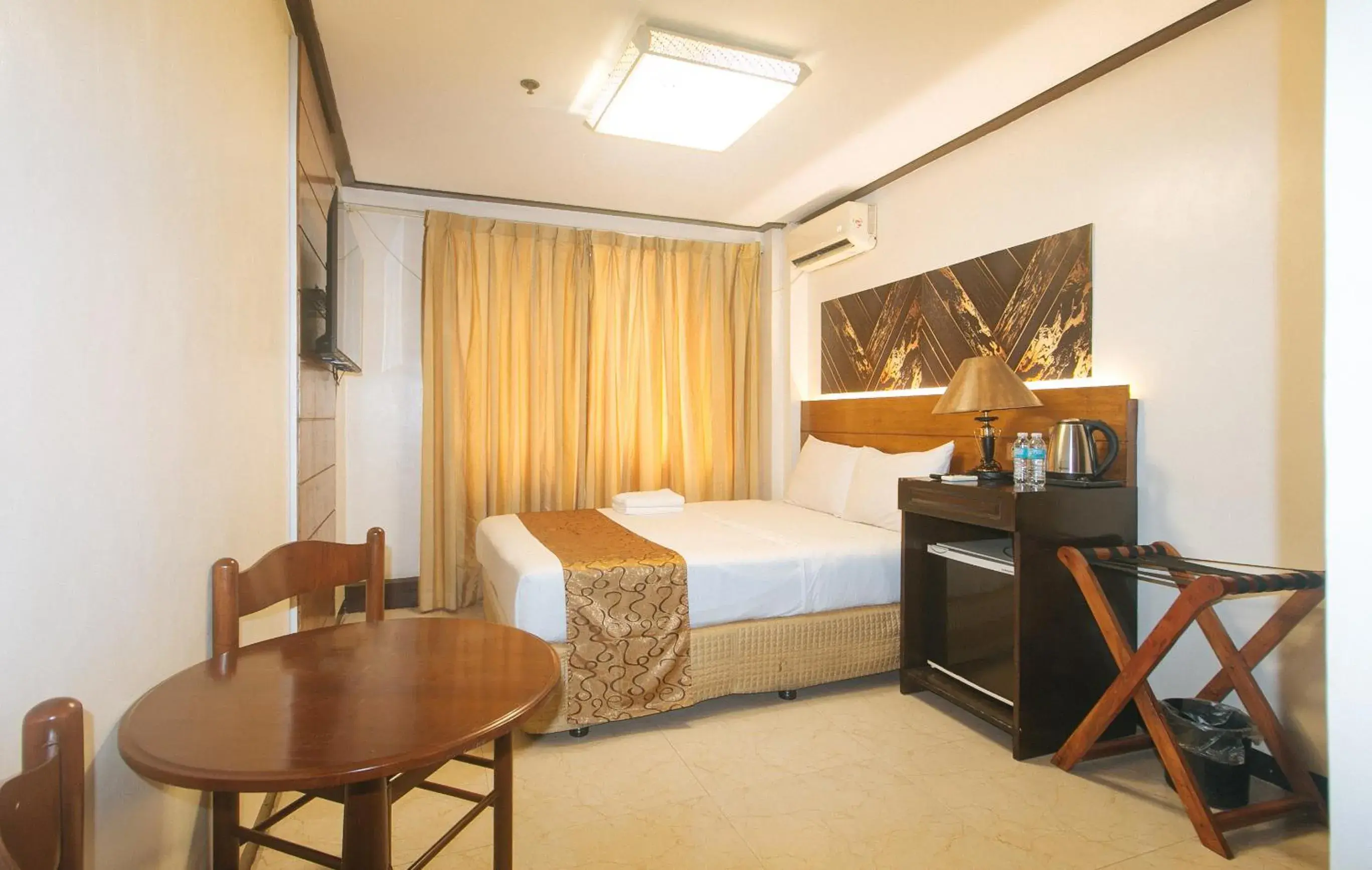The Shilla Philia Hotel by RedDoorz The Shilla Philia Hotel by RedDoorz