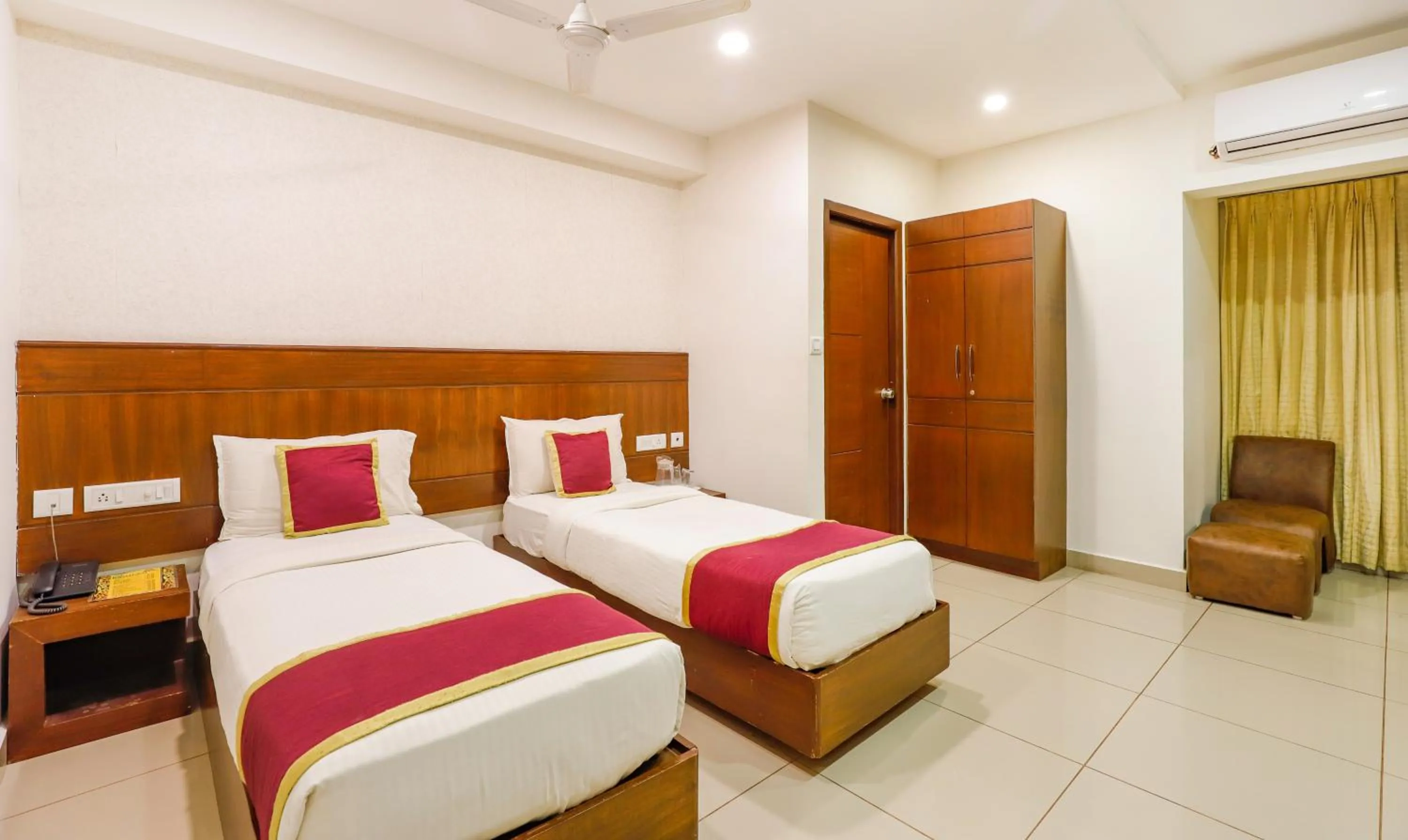 Bed in The Mount City Near US Consulate