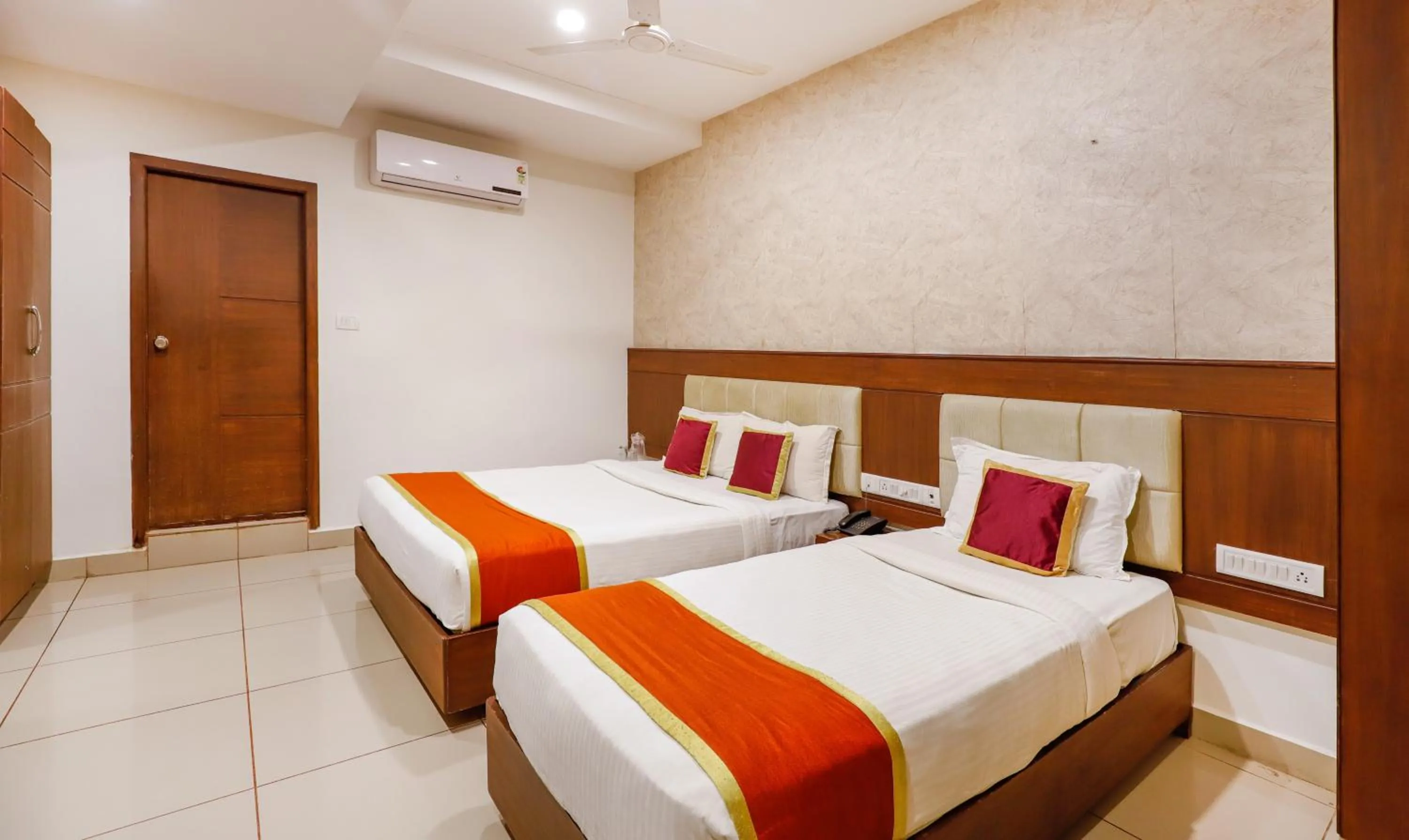 Bed in The Mount City Near US Consulate