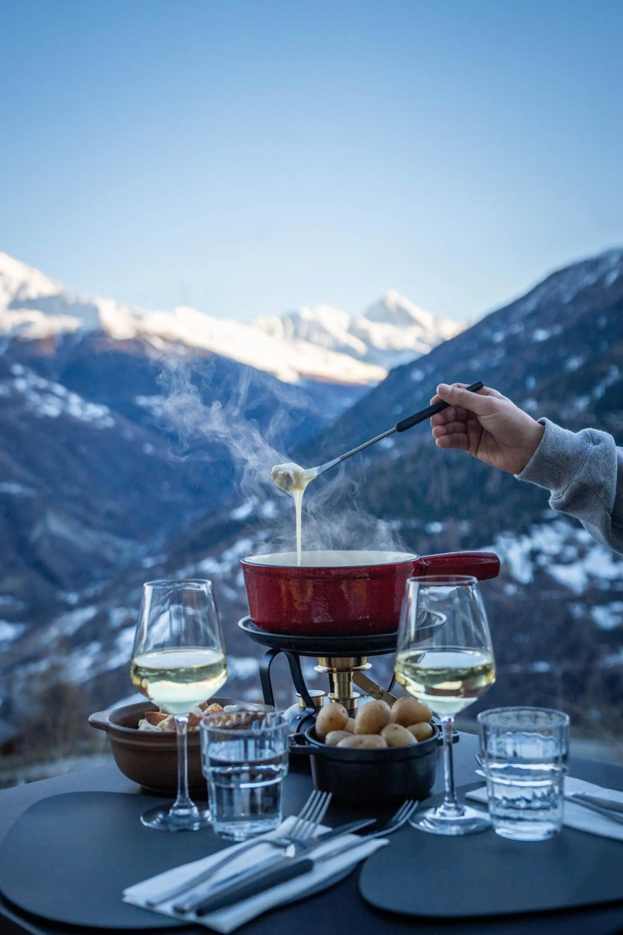 Lounge or bar in Dent Blanche Resort - TemptingPlaces Collection