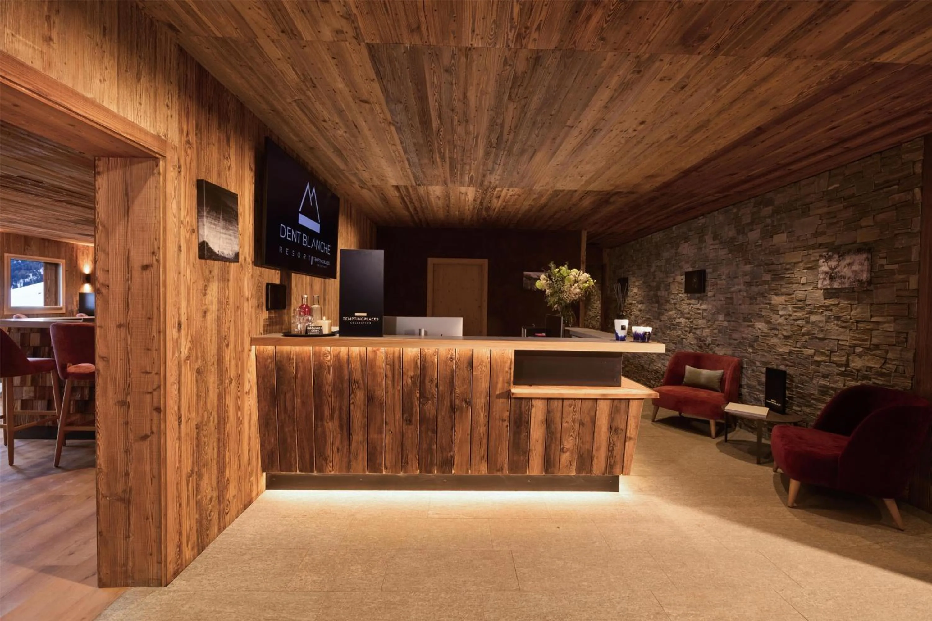 Lobby or reception in Dent Blanche Resort - TemptingPlaces Collection