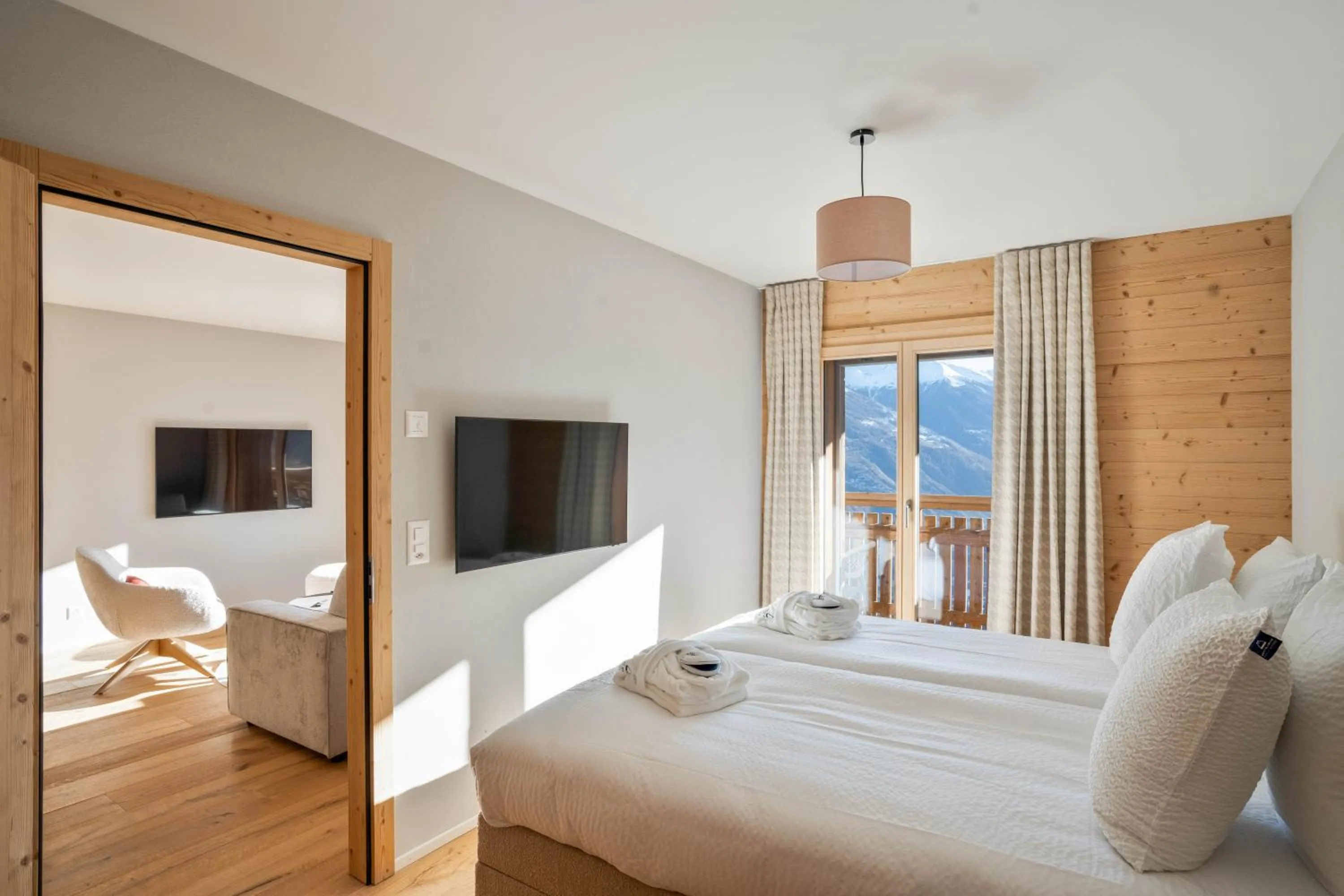 Bedroom, Bed in Dent Blanche Resort - TemptingPlaces Collection